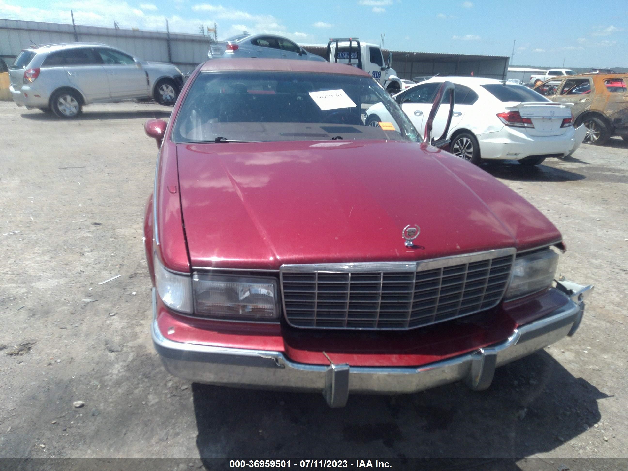 Photo 12 VIN: 1G6DW527XPR701435 - CADILLAC FLEETWOOD 