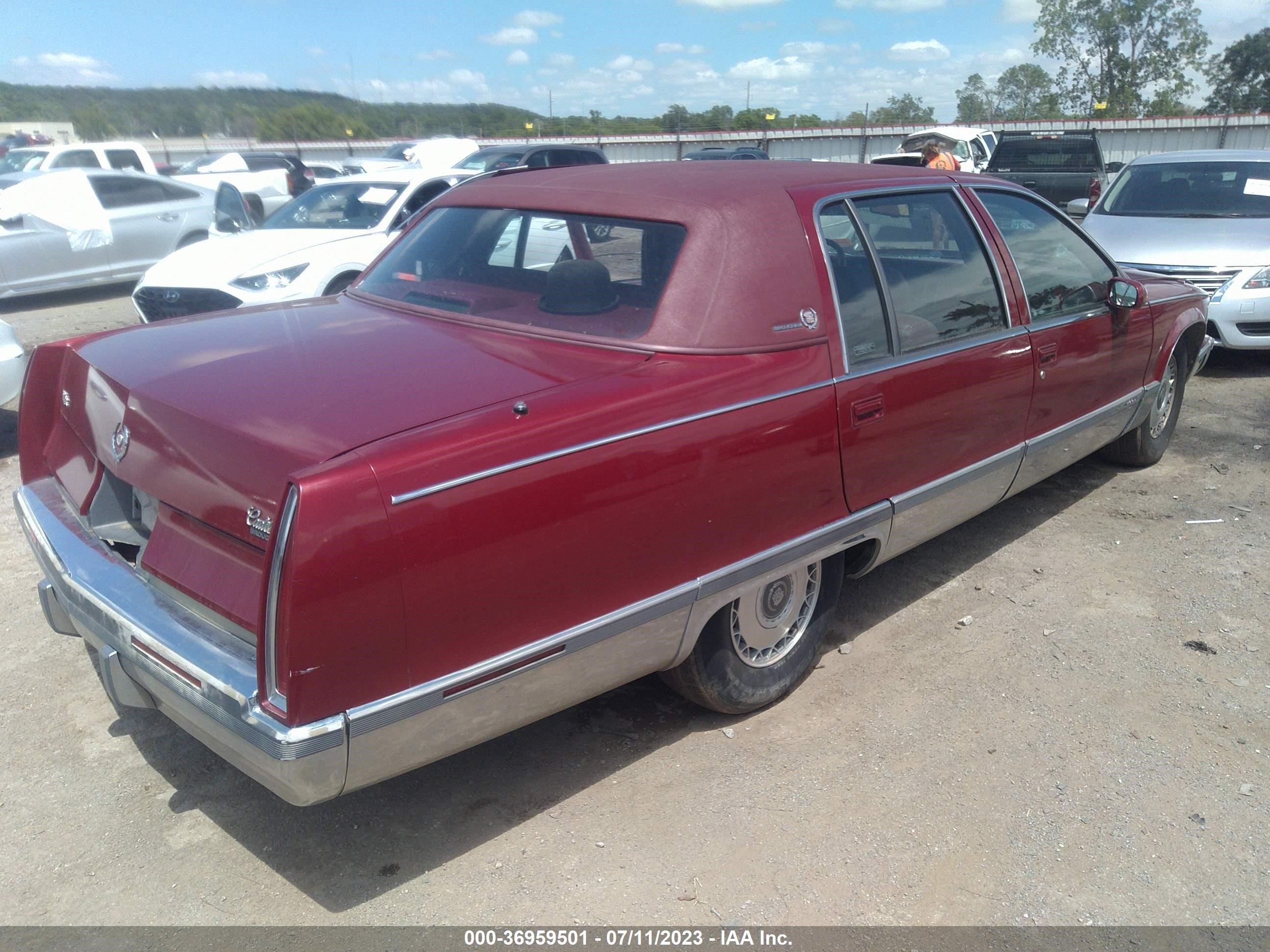 Photo 3 VIN: 1G6DW527XPR701435 - CADILLAC FLEETWOOD 