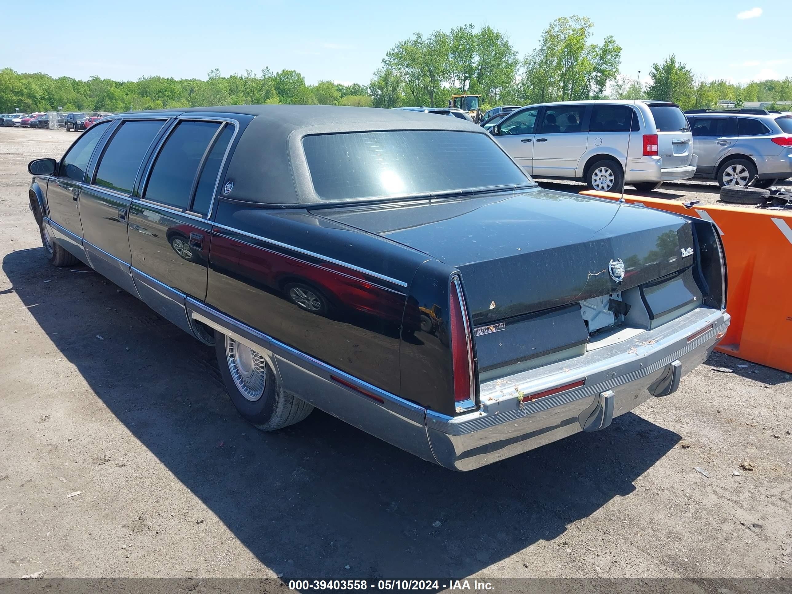 Photo 2 VIN: 1G6DW52P2SR707836 - CADILLAC FLEETWOOD 