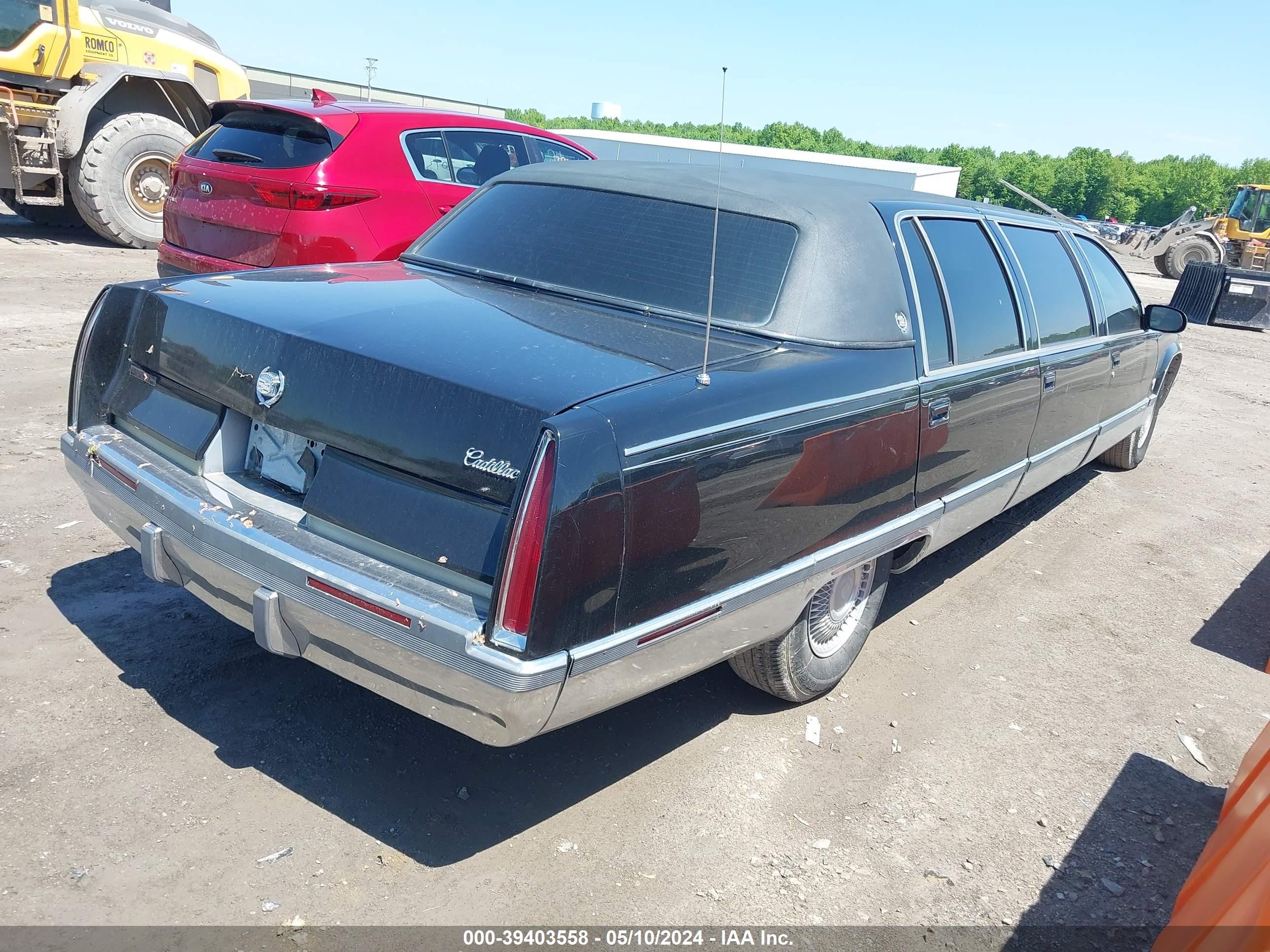 Photo 3 VIN: 1G6DW52P2SR707836 - CADILLAC FLEETWOOD 