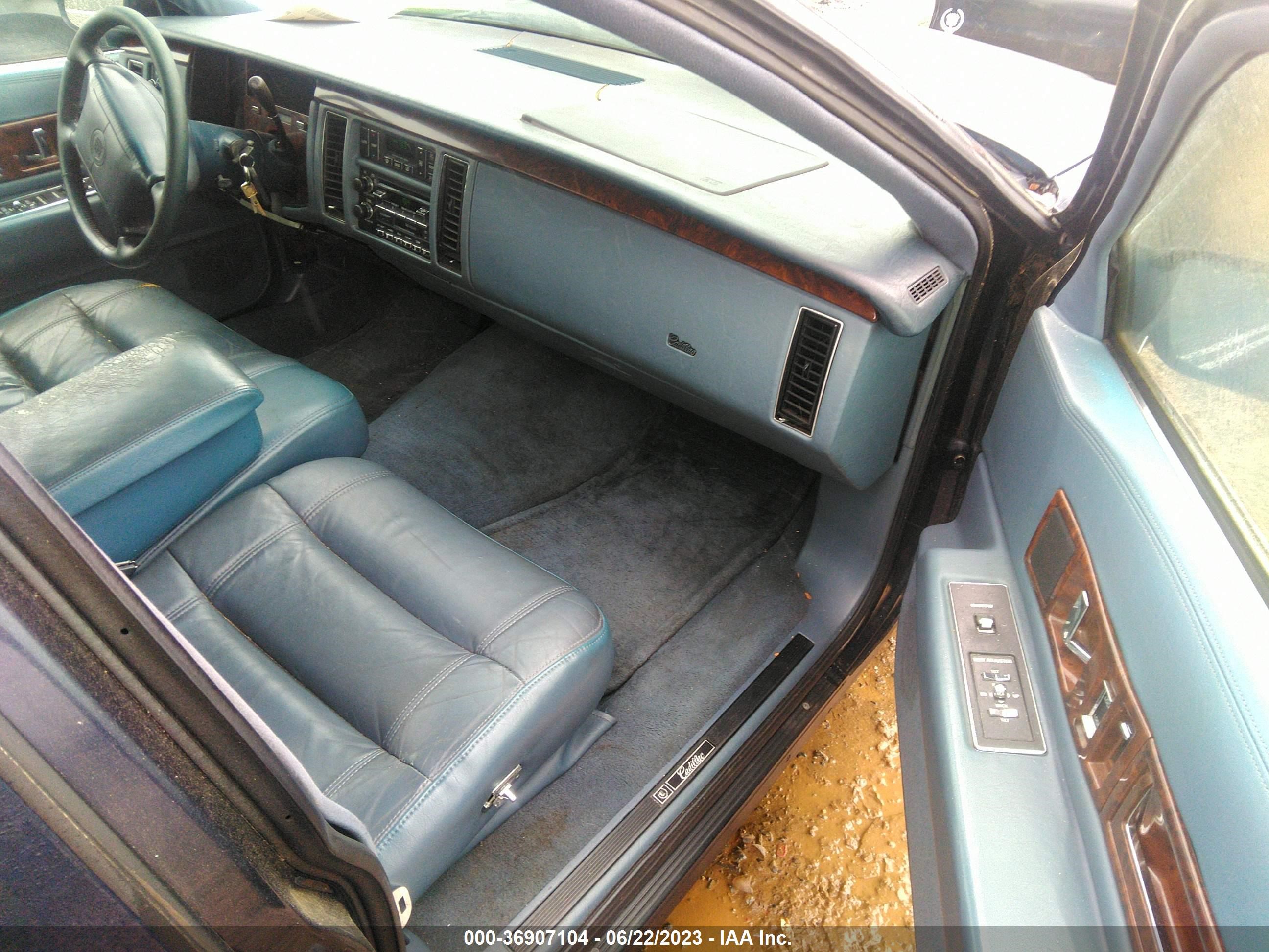 Photo 4 VIN: 1G6DW52P5SR710679 - CADILLAC FLEETWOOD 