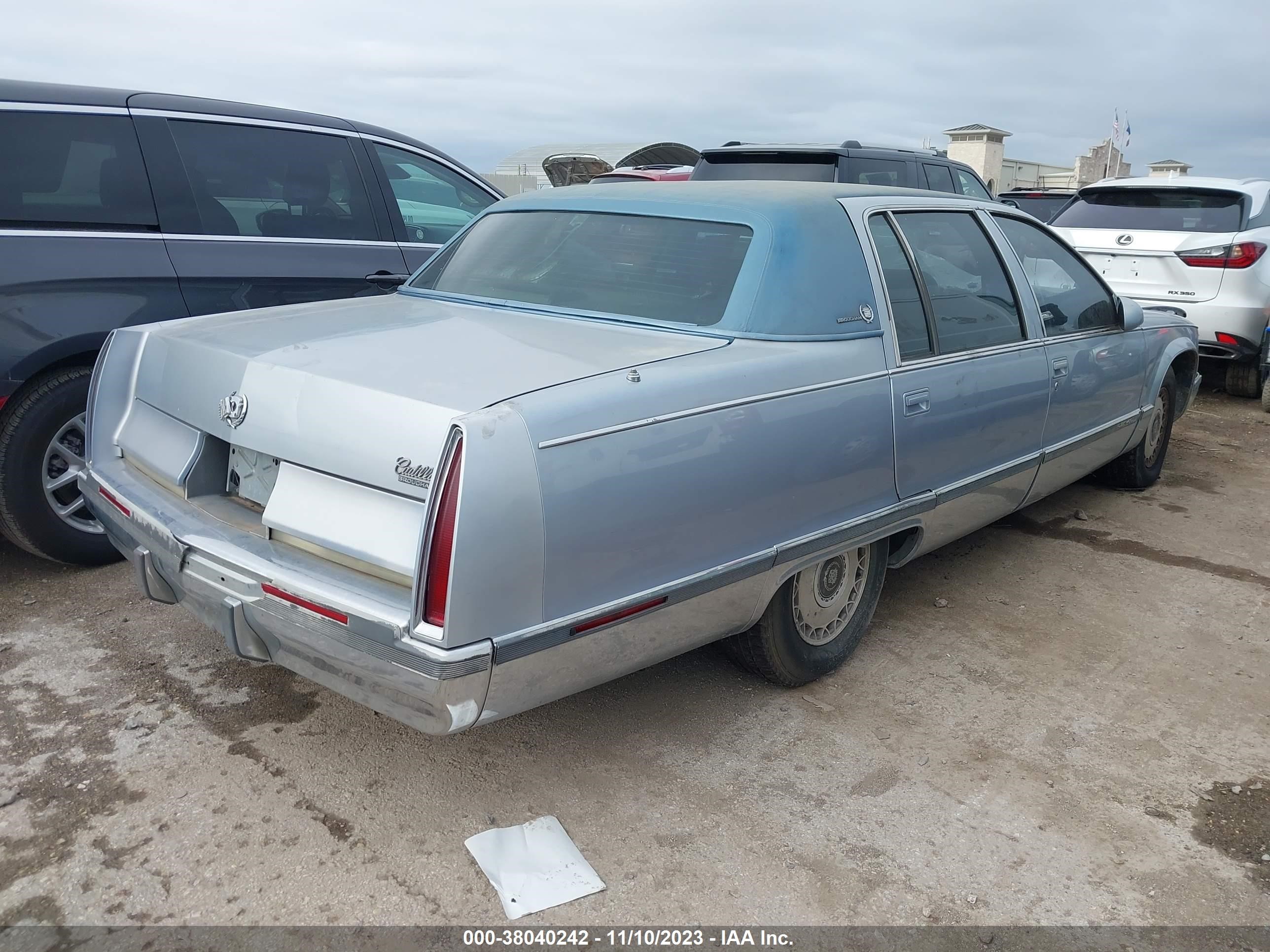 Photo 3 VIN: 1G6DW52P6SR709041 - CADILLAC FLEETWOOD 