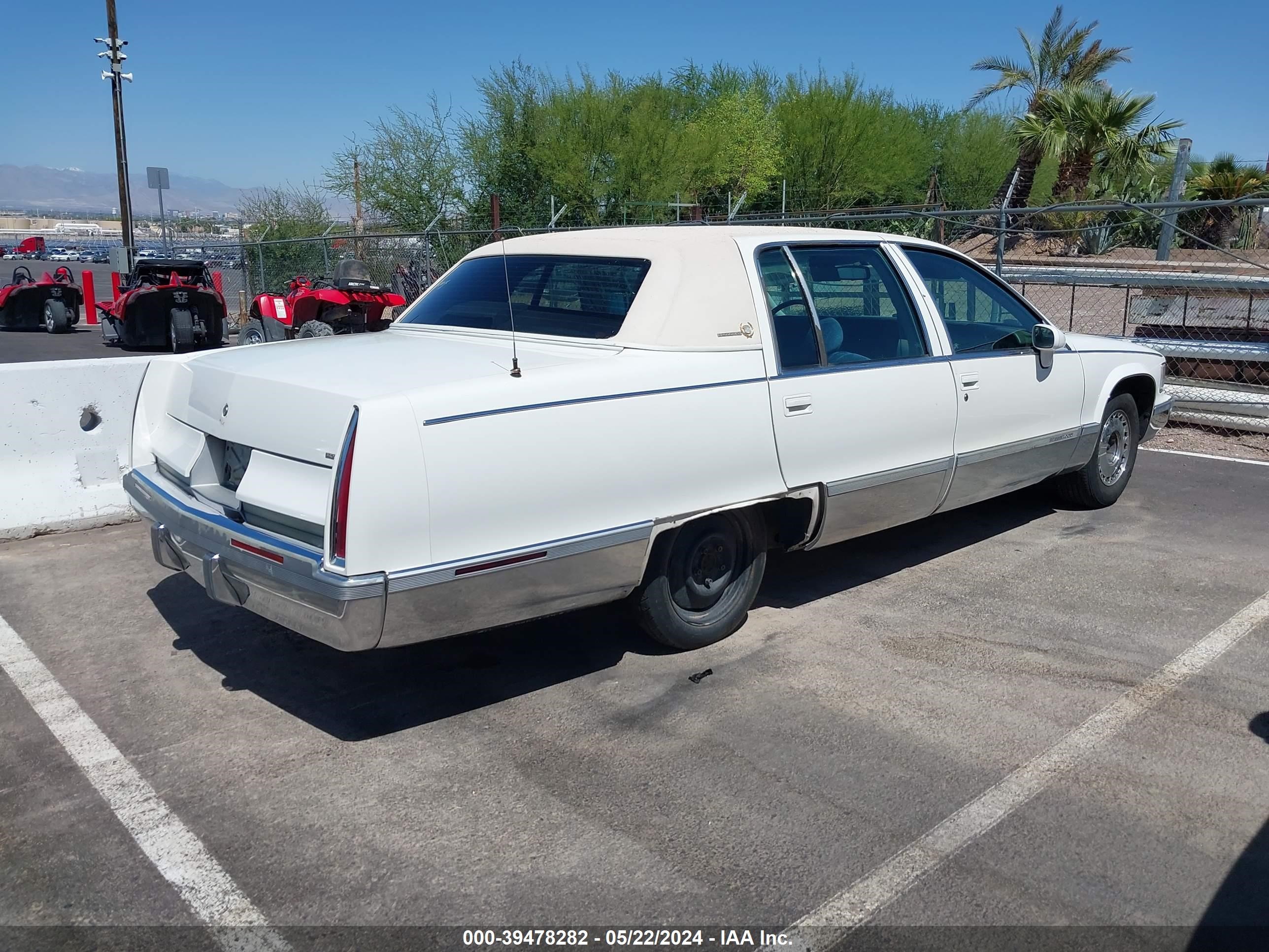 Photo 3 VIN: 1G6DW52P7RR721290 - CADILLAC FLEETWOOD 