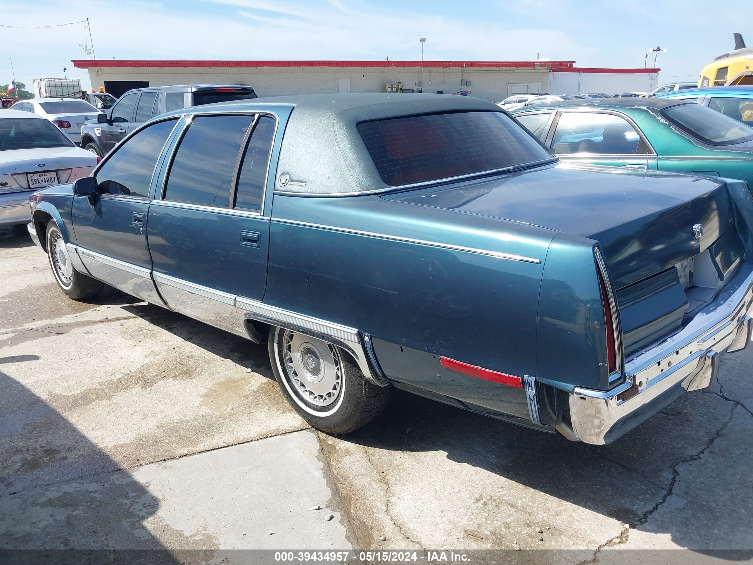 Photo 2 VIN: 1G6DW52P8RR726756 - CADILLAC FLEETWOOD 