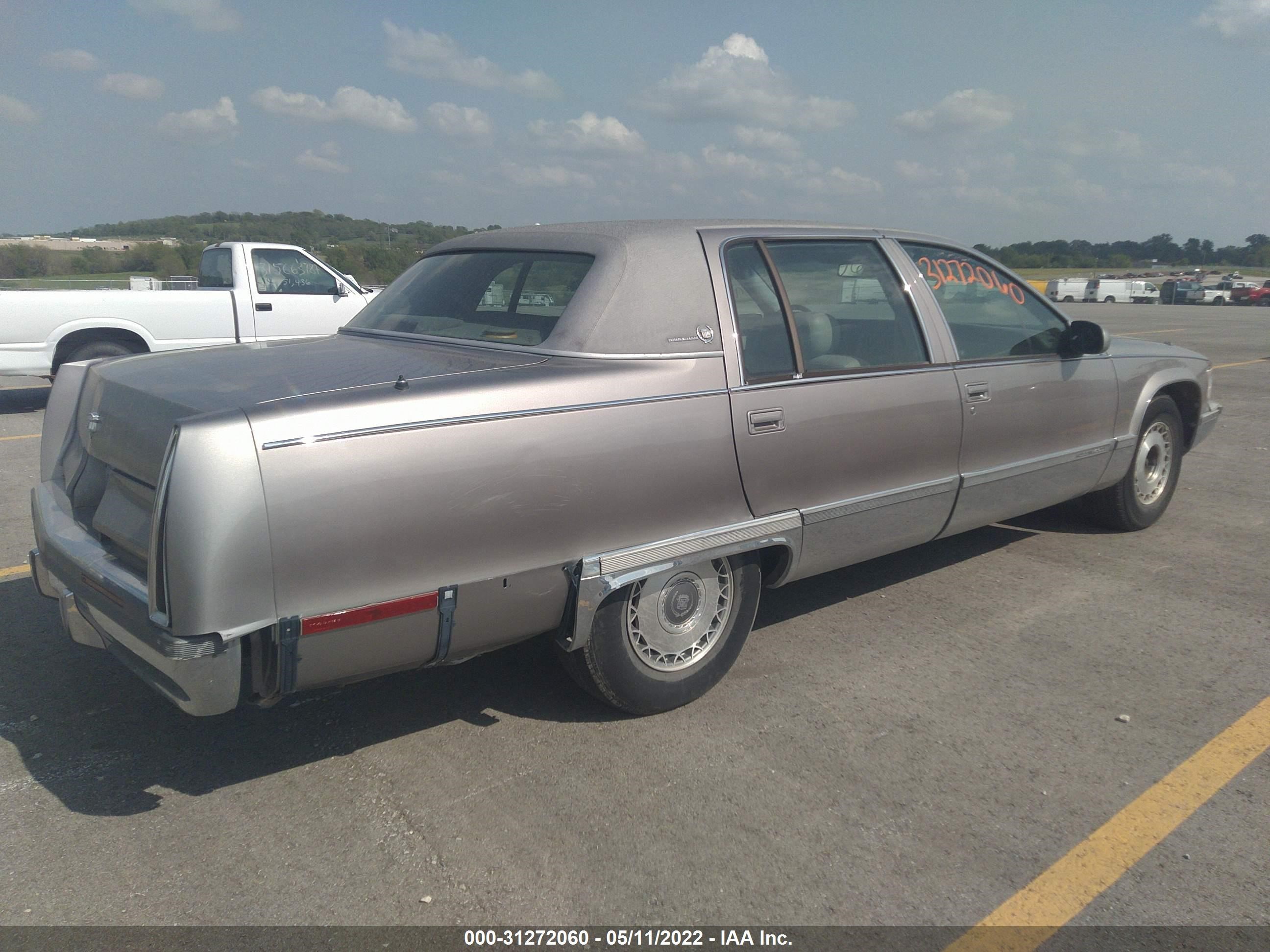 Photo 3 VIN: 1G6DW52P8SR706741 - CADILLAC FLEETWOOD 