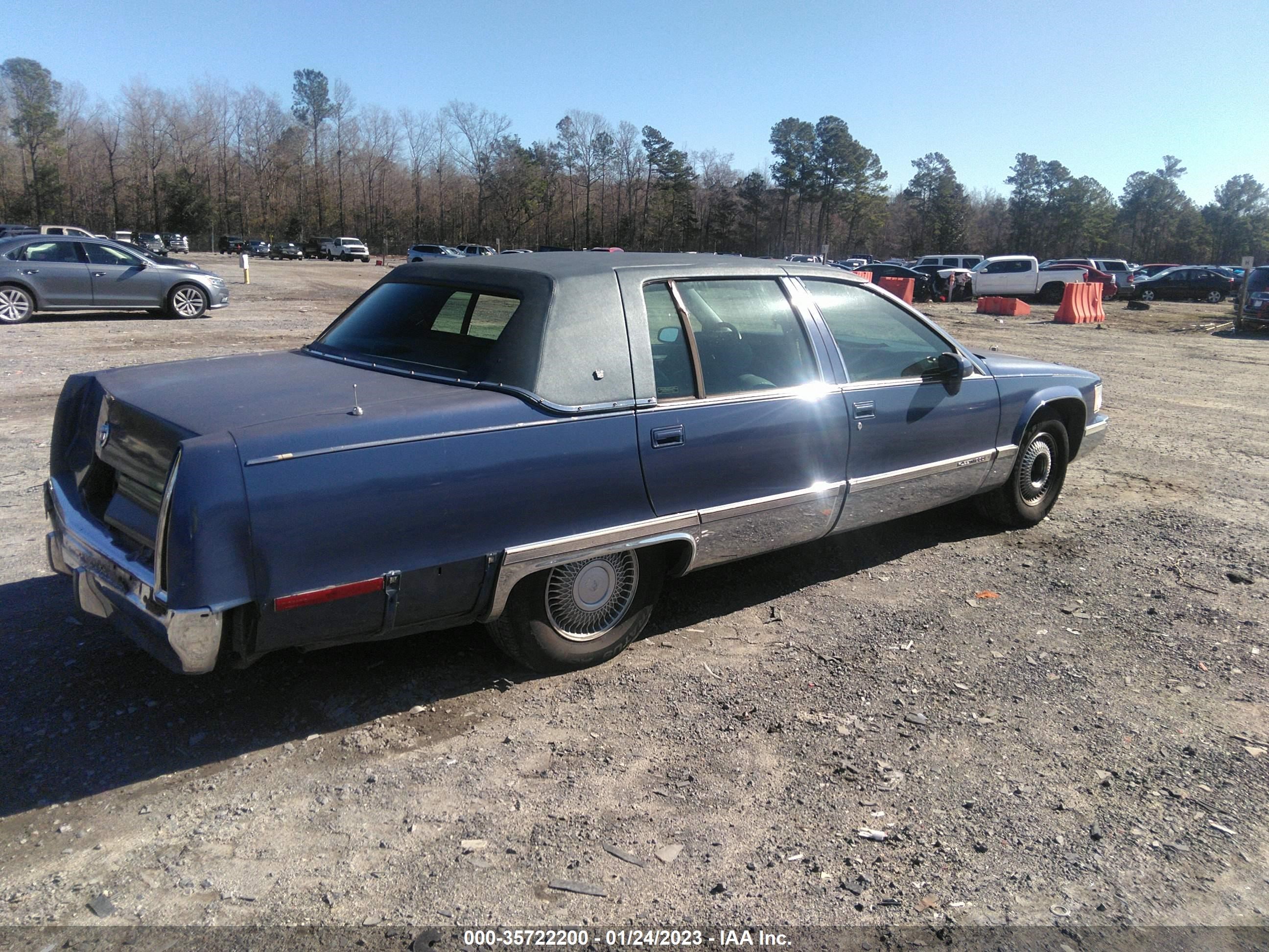 Photo 3 VIN: 1G6DW52PXRR714124 - CADILLAC FLEETWOOD 