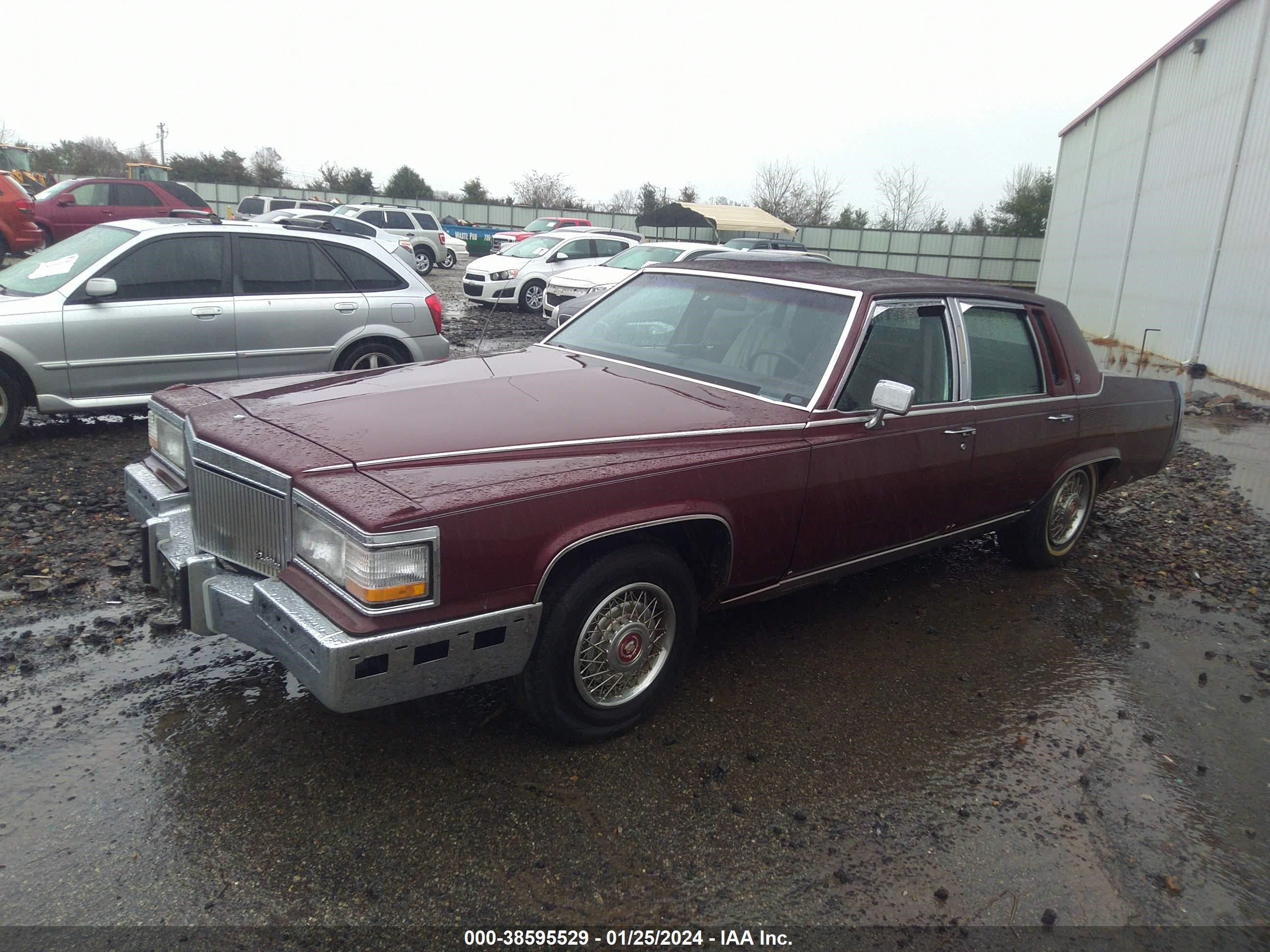 Photo 1 VIN: 1G6DW54E1NR707021 - CADILLAC BROUGHAM 