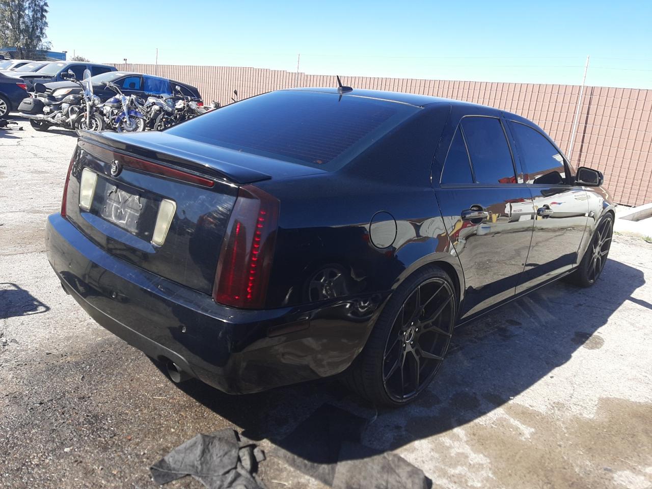 Photo 2 VIN: 1G6DW677370185390 - CADILLAC STS 