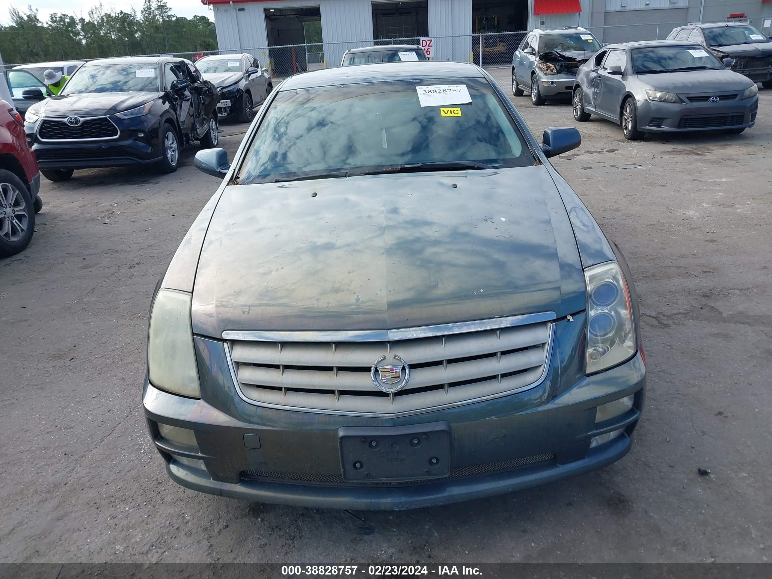 Photo 11 VIN: 1G6DW677860155574 - CADILLAC STS 