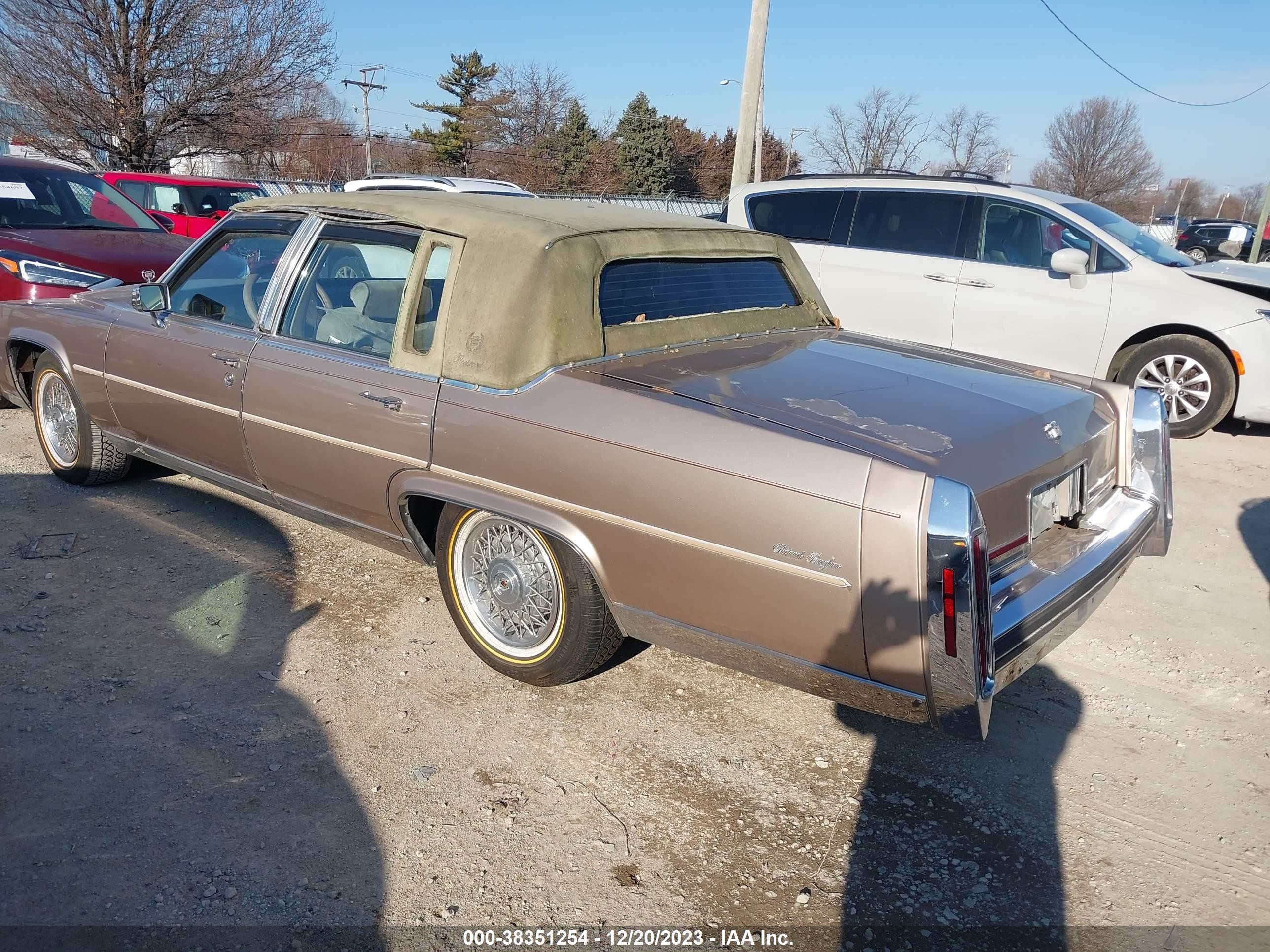 Photo 2 VIN: 1G6DW6984F9709436 - CADILLAC FLEETWOOD 