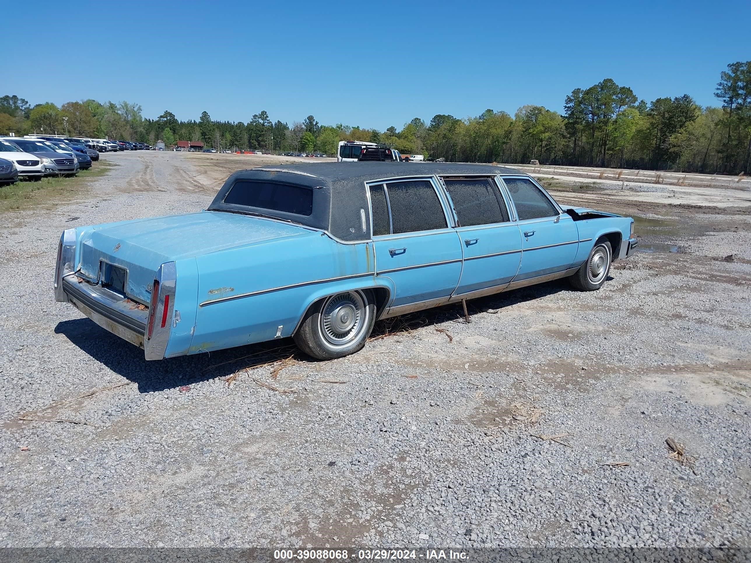 Photo 3 VIN: 1G6DW6989F9753853 - CADILLAC FLEETWOOD 