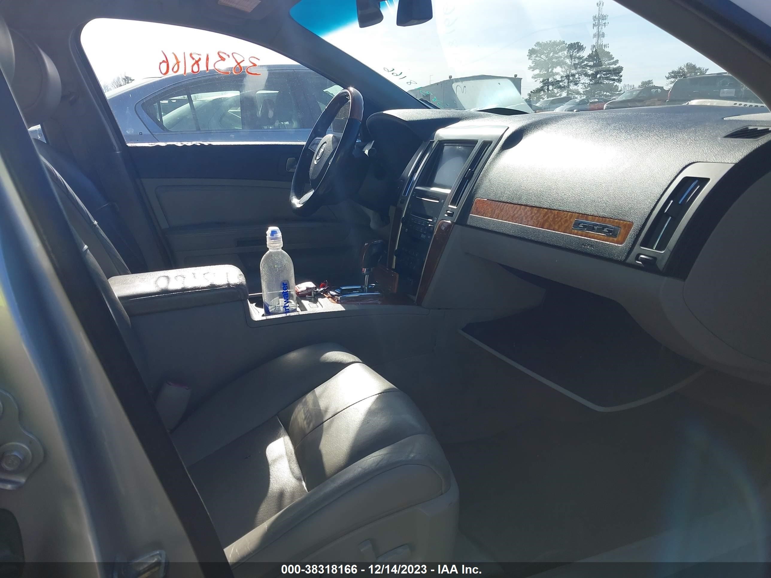 Photo 4 VIN: 1G6DW6ED1B0136299 - CADILLAC STS 