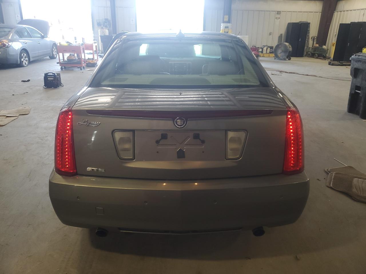 Photo 5 VIN: 1G6DW6ED5B0134586 - CADILLAC STS 