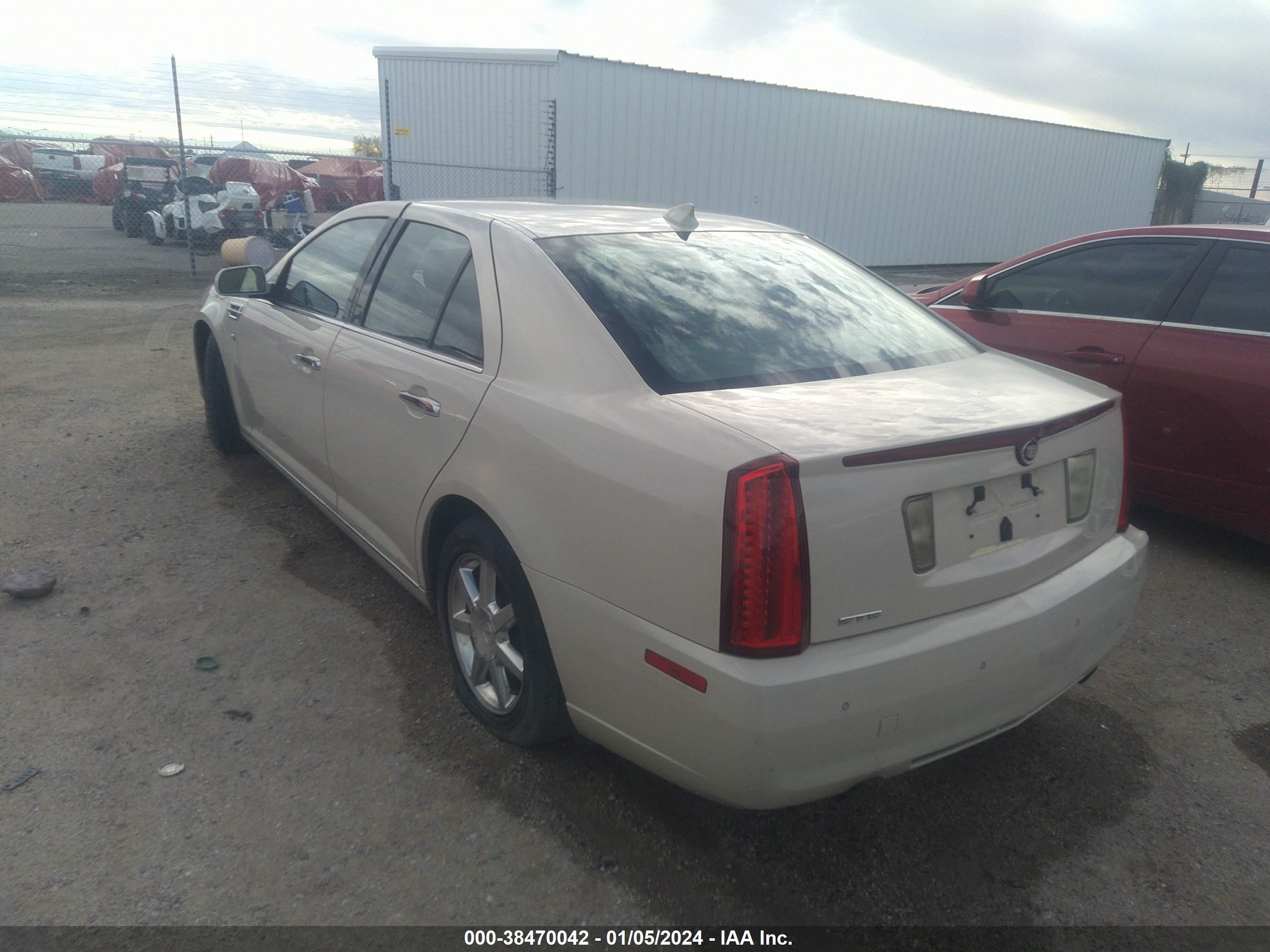 Photo 2 VIN: 1G6DW6EDXB0139105 - CADILLAC STS 