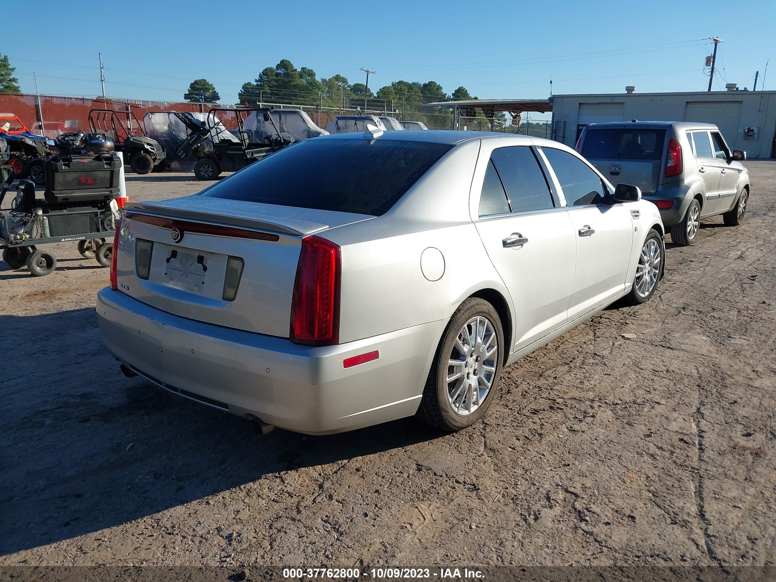 Photo 3 VIN: 1G6DX6ED6B0156786 - CADILLAC STS 