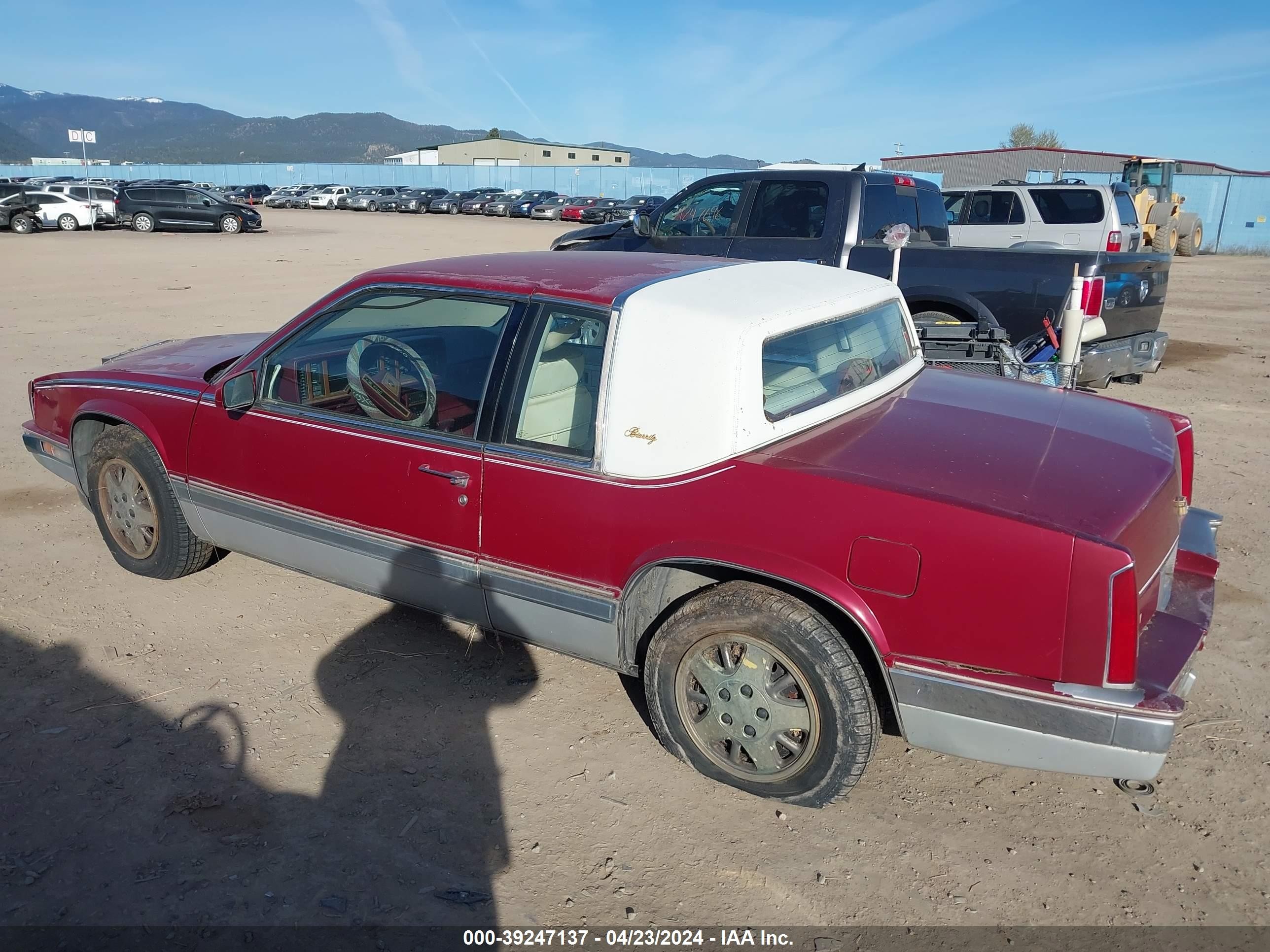 Photo 2 VIN: 1G6EL1157JU615610 - CADILLAC ELDORADO 