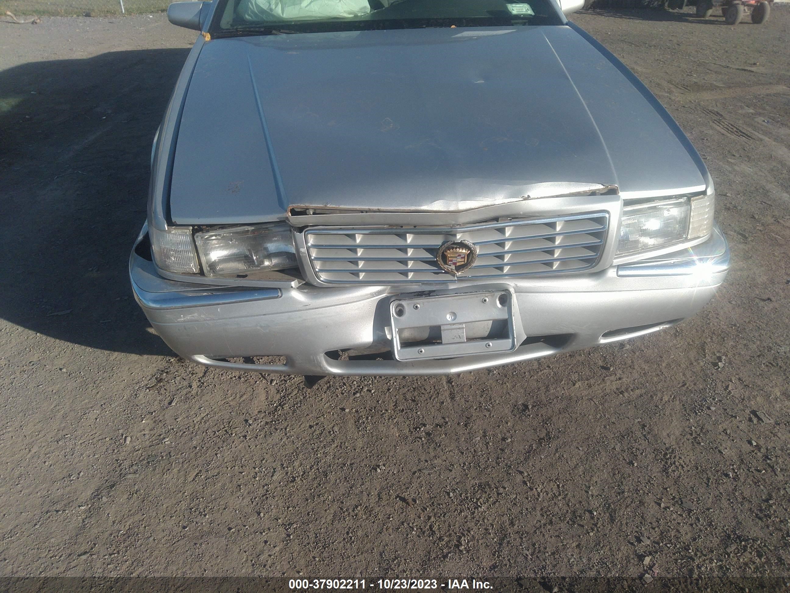 Photo 5 VIN: 1G6EL12Y01B102302 - CADILLAC ELDORADO 