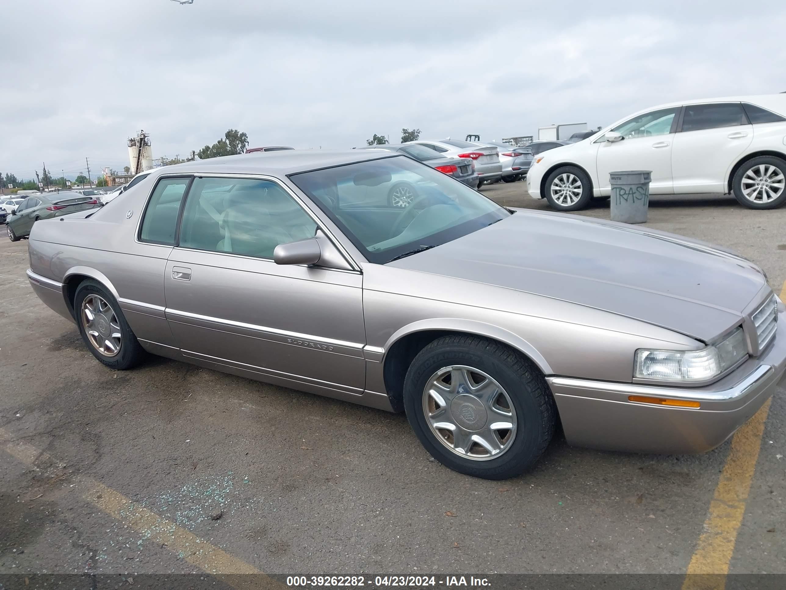 Photo 12 VIN: 1G6EL12Y1WU618194 - CADILLAC ELDORADO 