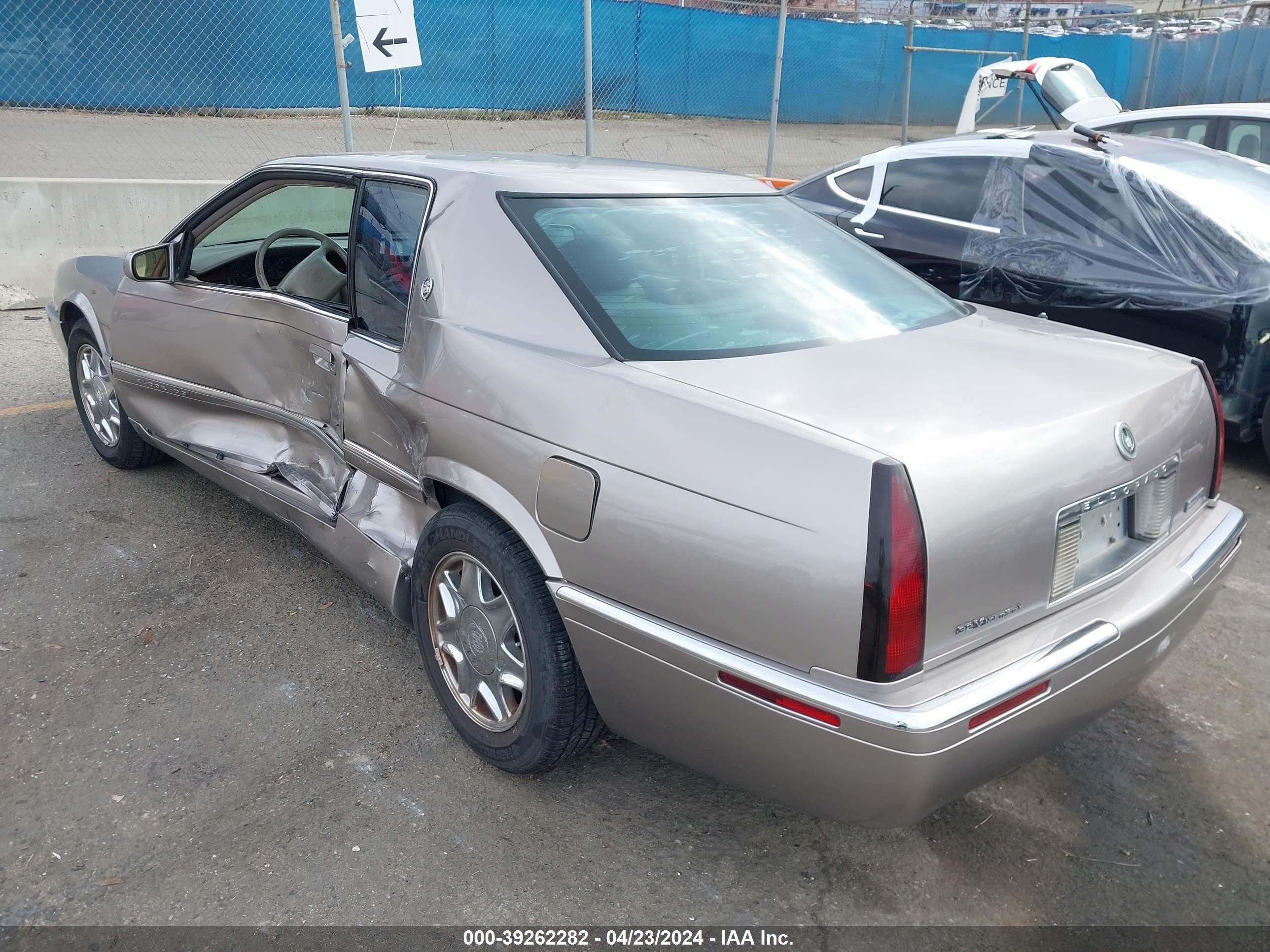 Photo 2 VIN: 1G6EL12Y1WU618194 - CADILLAC ELDORADO 