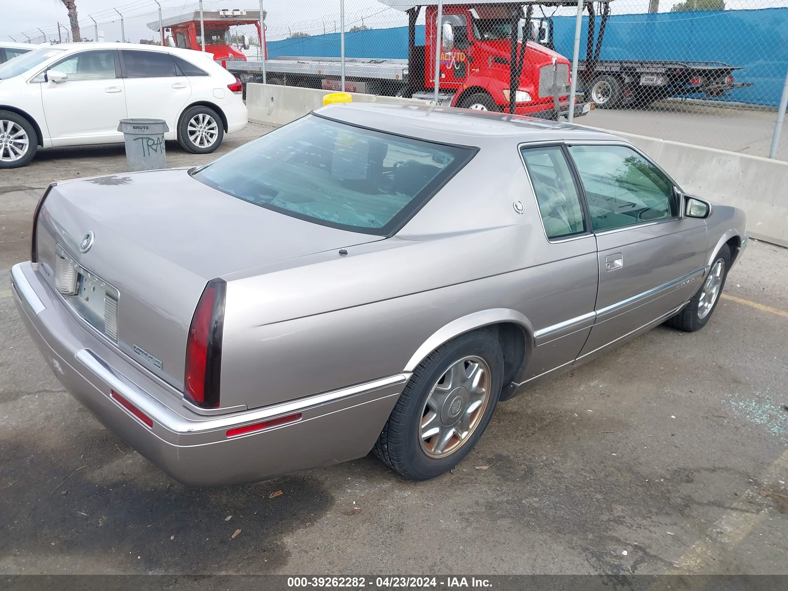 Photo 3 VIN: 1G6EL12Y1WU618194 - CADILLAC ELDORADO 