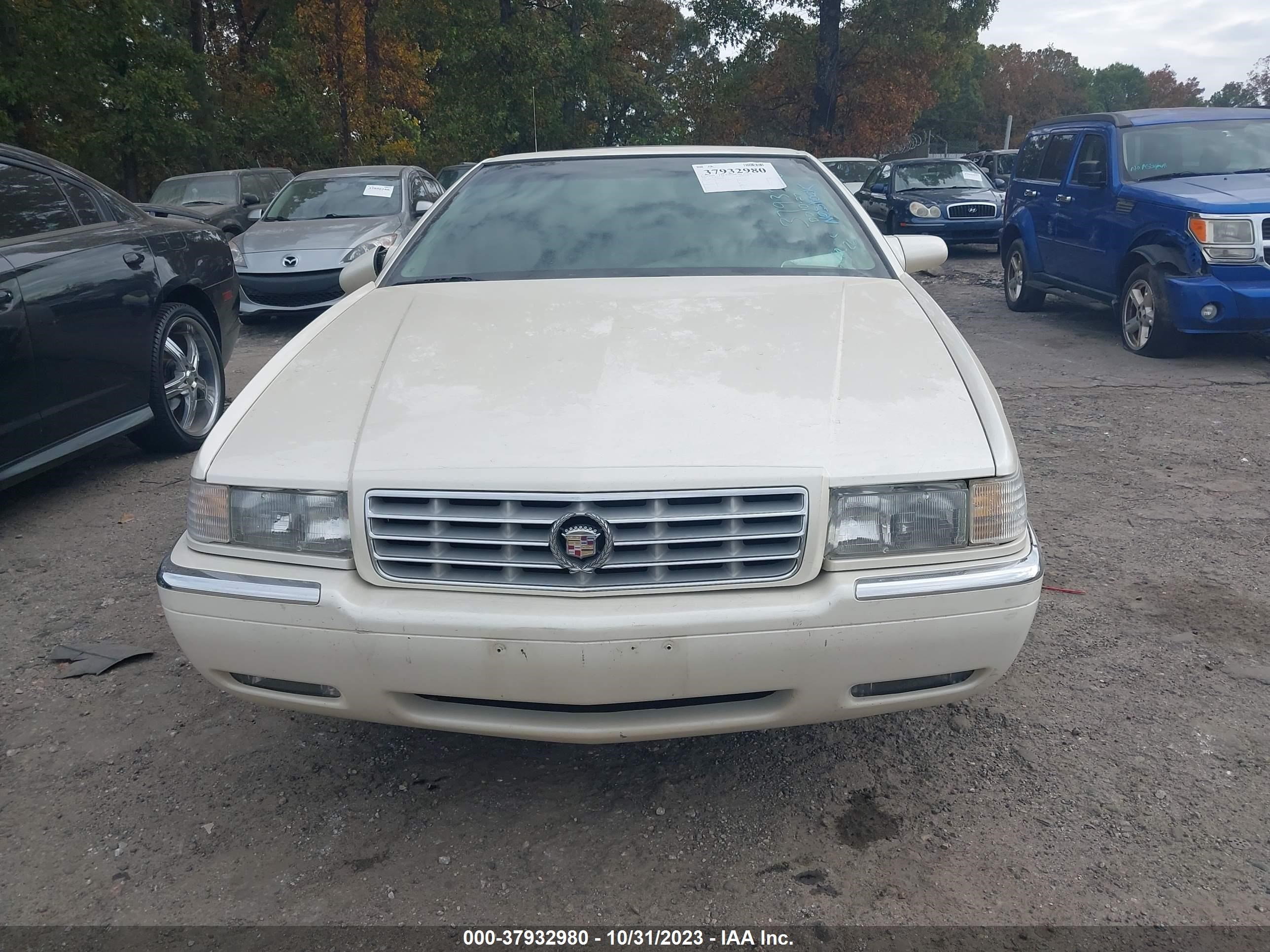 Photo 11 VIN: 1G6EL12Y2XU601633 - CADILLAC ELDORADO 