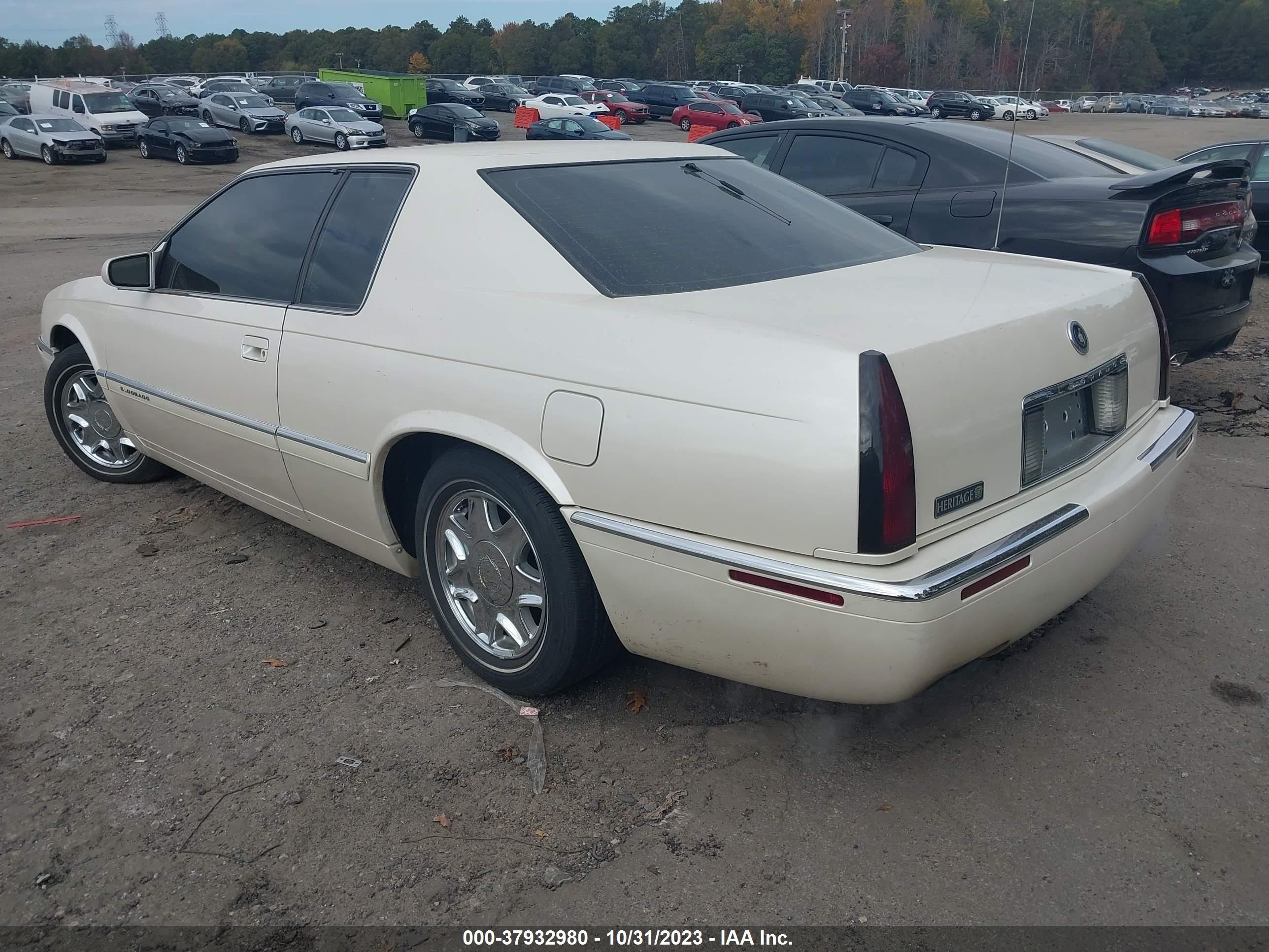 Photo 2 VIN: 1G6EL12Y2XU601633 - CADILLAC ELDORADO 