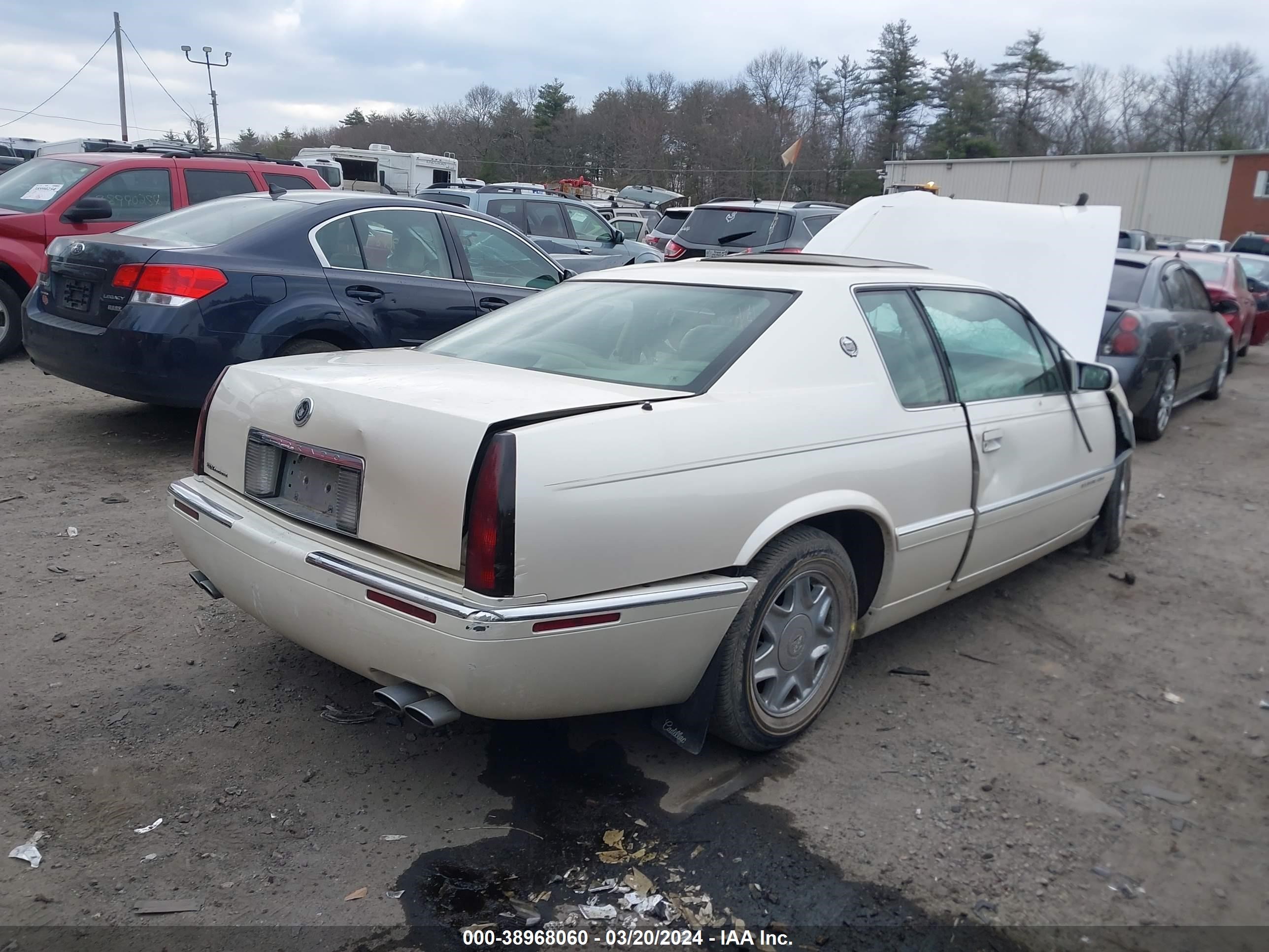 Photo 3 VIN: 1G6EL12Y2XU607643 - CADILLAC ELDORADO 