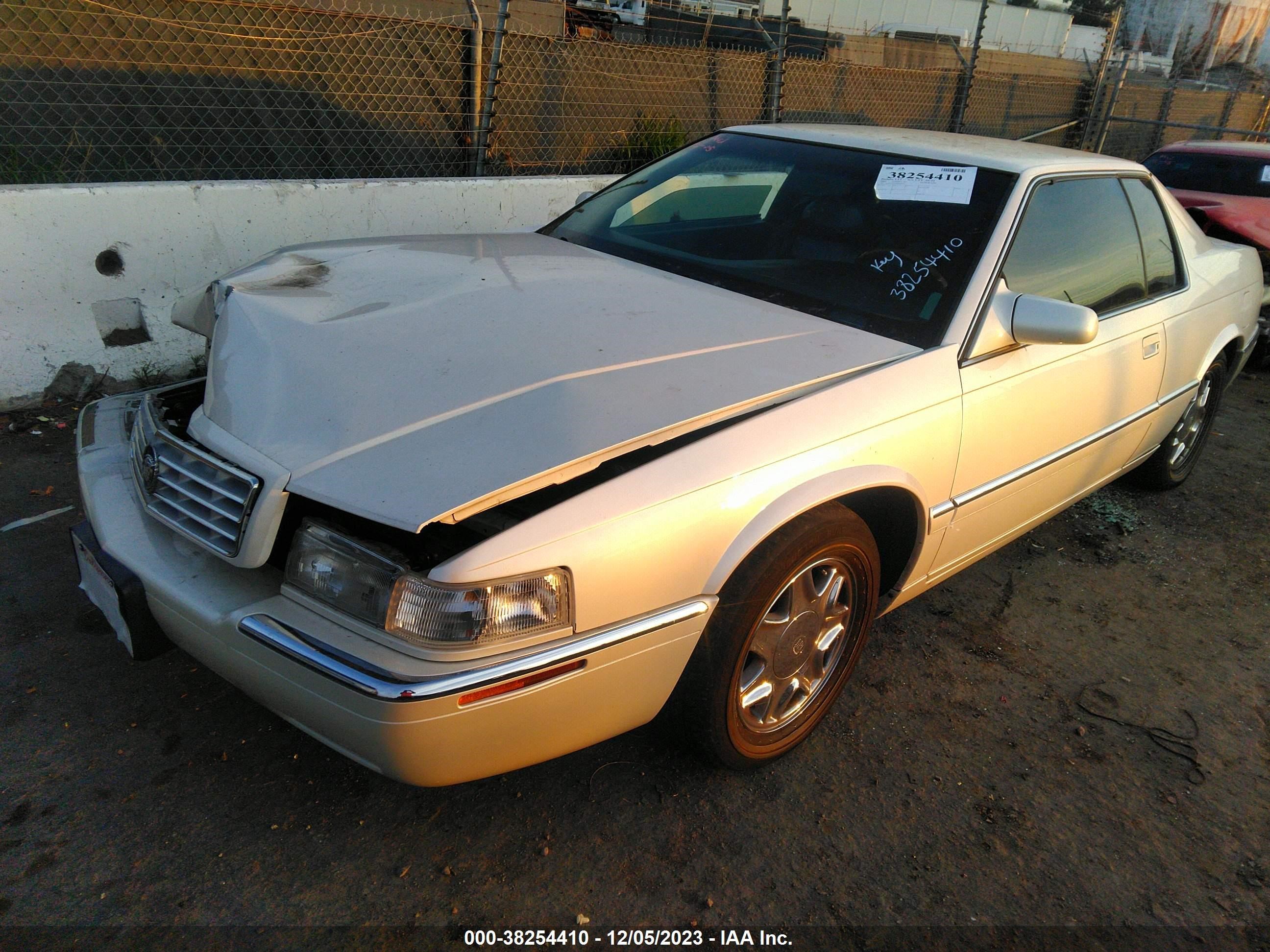 Photo 1 VIN: 1G6EL12Y42B103566 - CADILLAC ELDORADO 