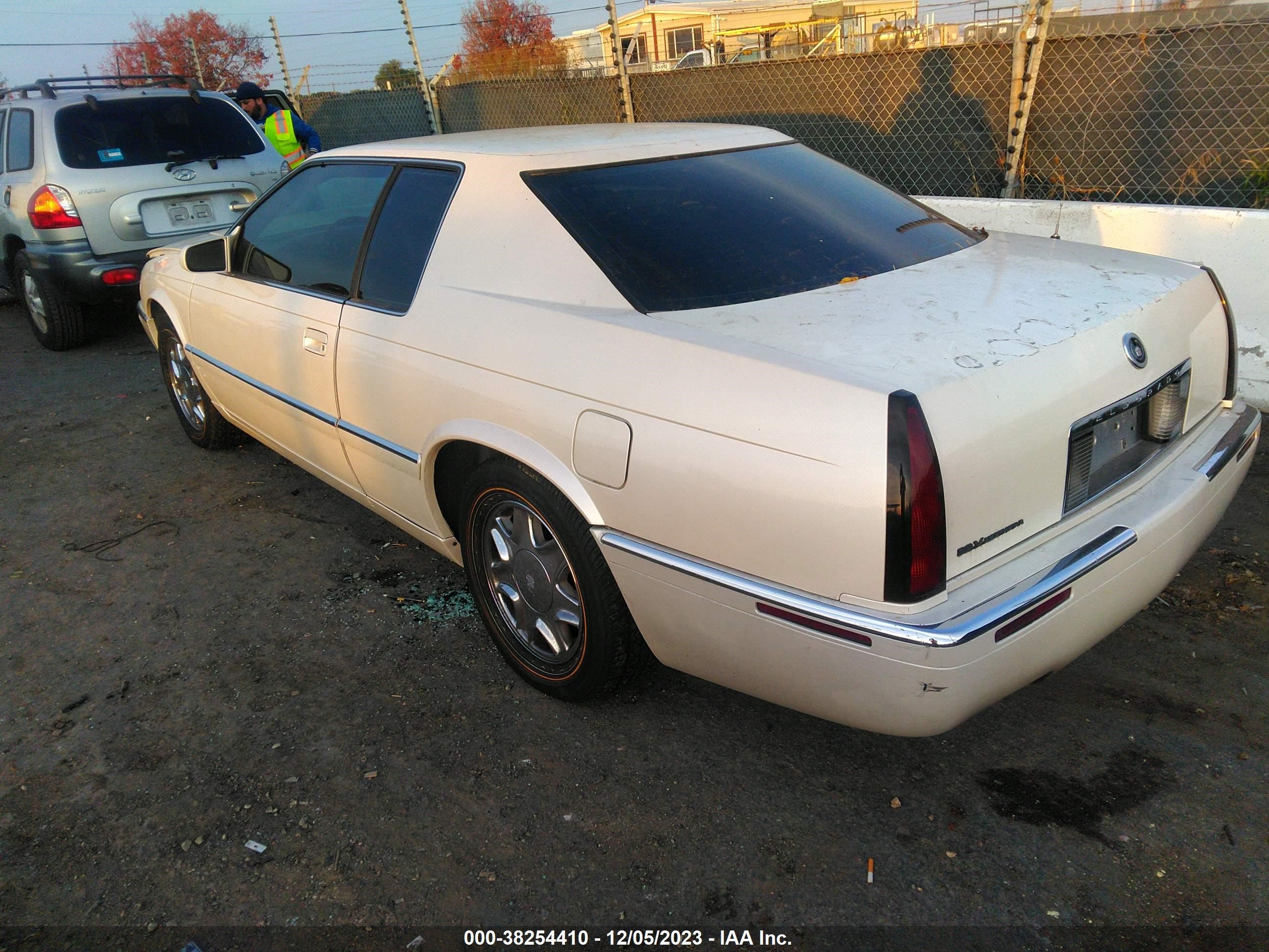 Photo 2 VIN: 1G6EL12Y42B103566 - CADILLAC ELDORADO 