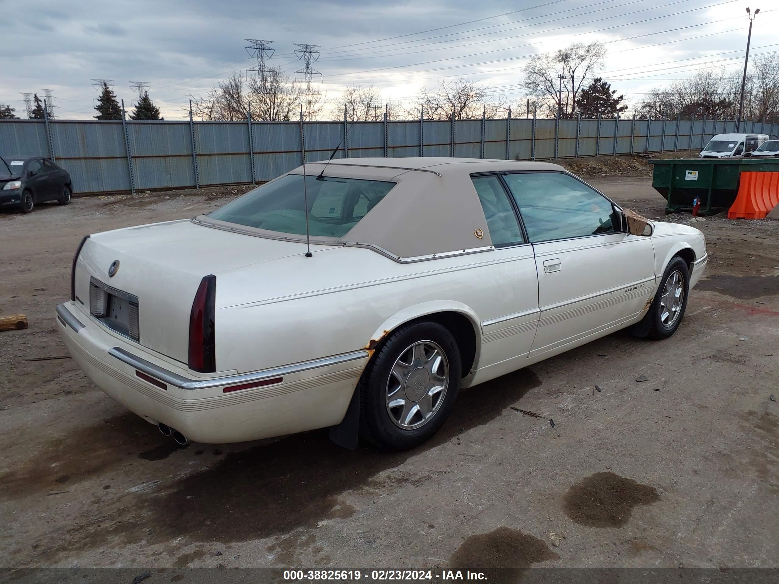 Photo 3 VIN: 1G6EL12Y5XU614392 - CADILLAC ELDORADO 