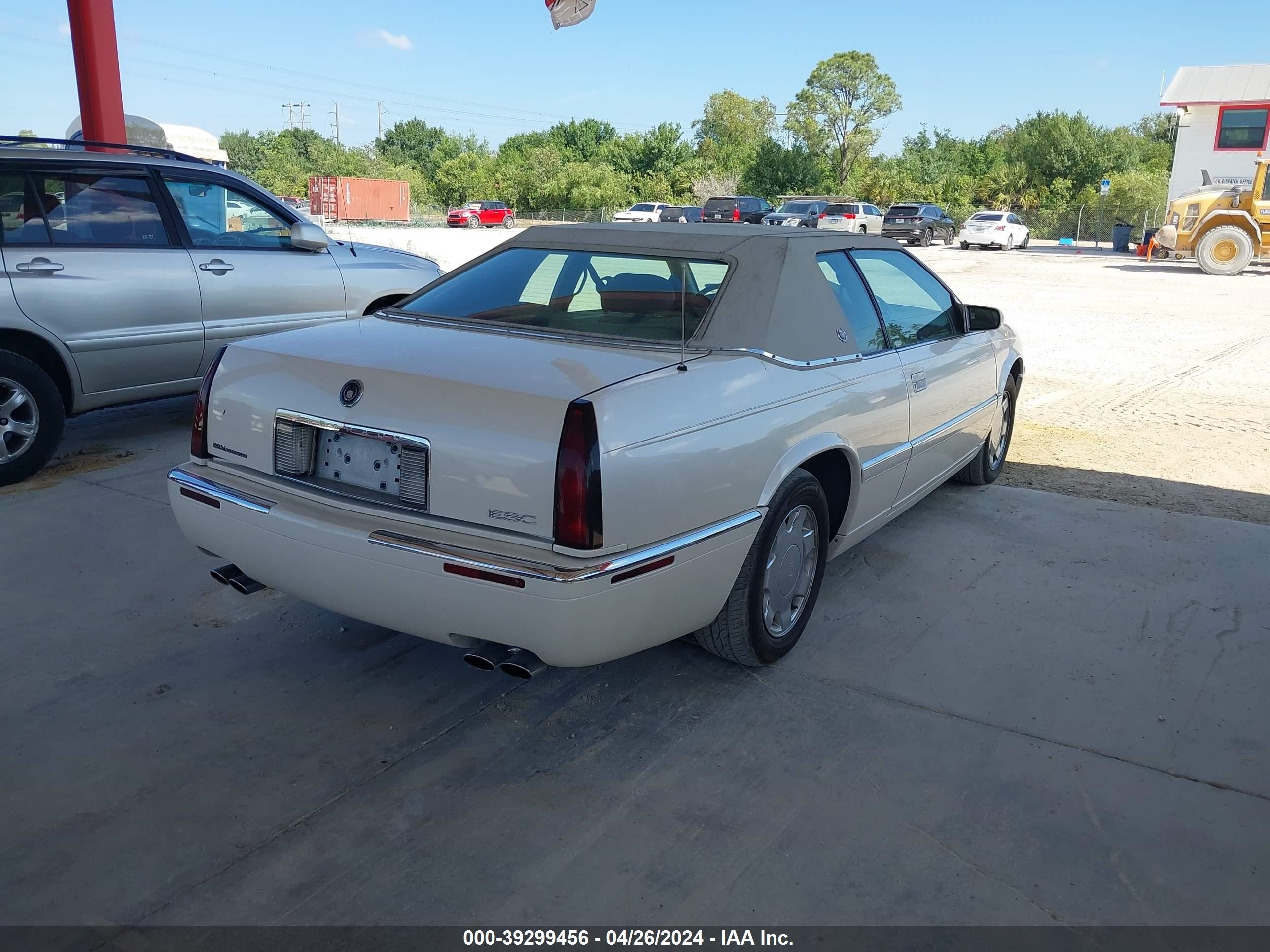 Photo 3 VIN: 1G6EL12Y5YU166740 - CADILLAC ELDORADO 