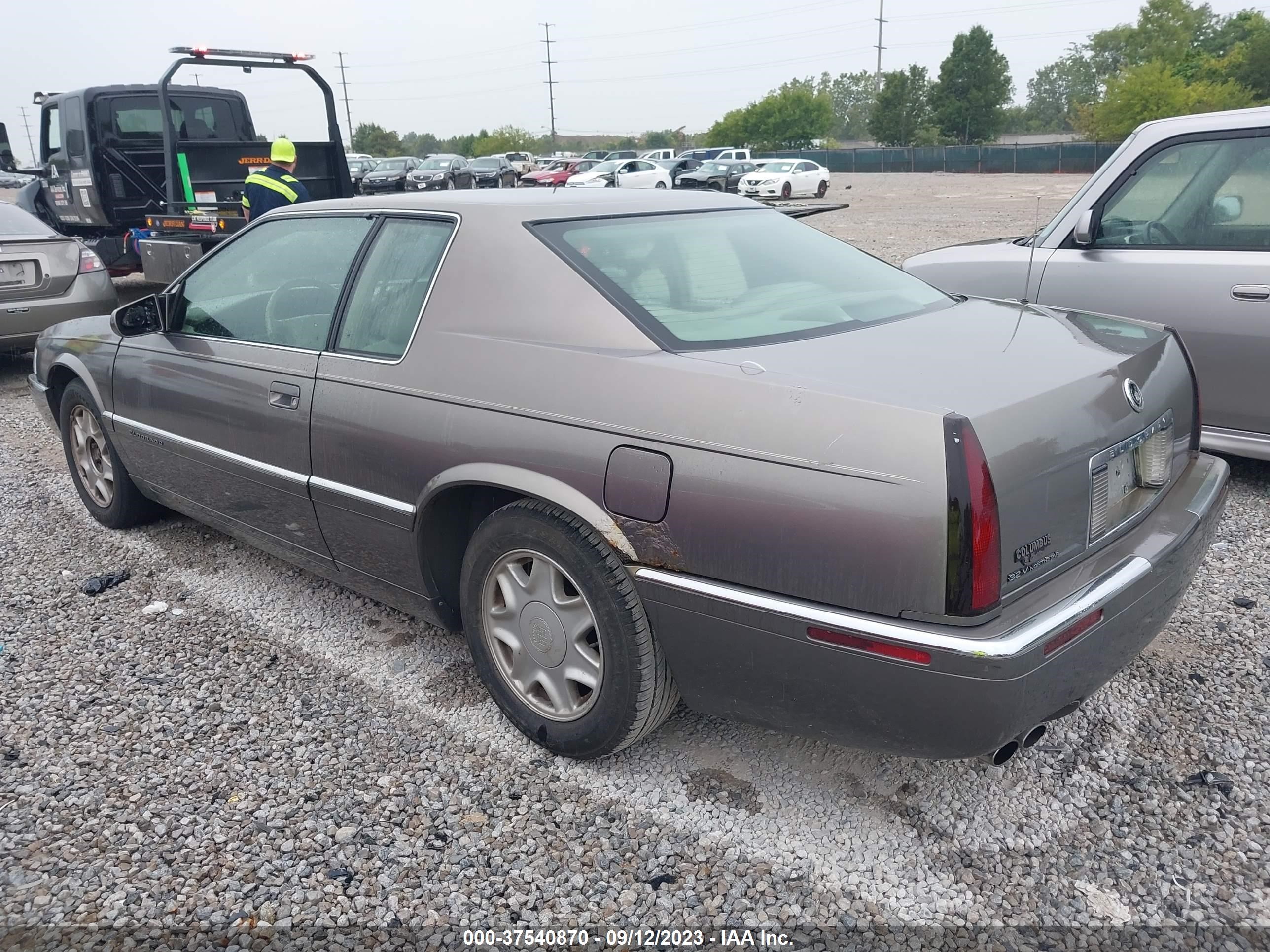 Photo 2 VIN: 1G6EL12Y6XU605328 - CADILLAC ELDORADO 