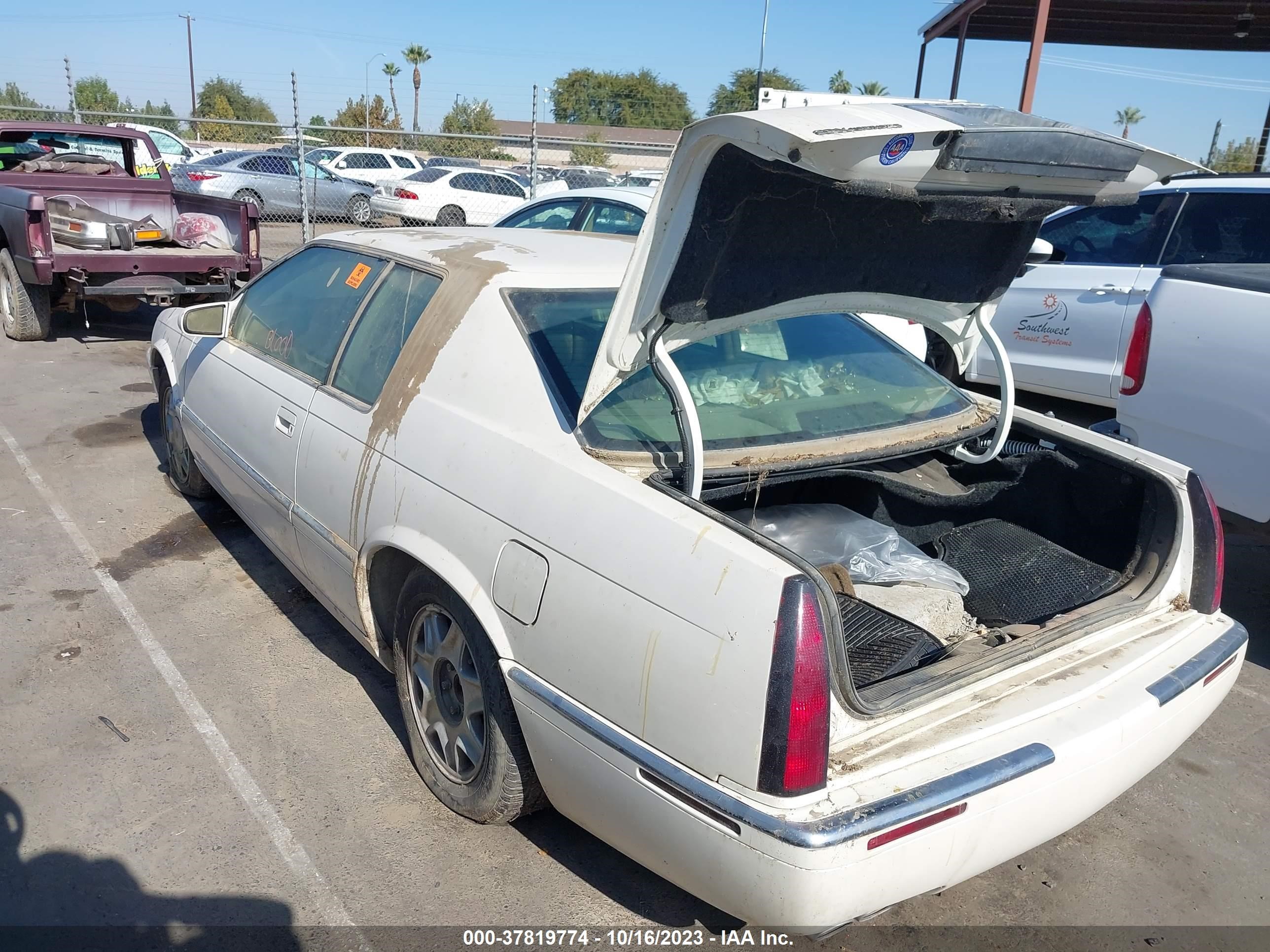 Photo 2 VIN: 1G6EL12Y8YU165680 - CADILLAC ELDORADO 