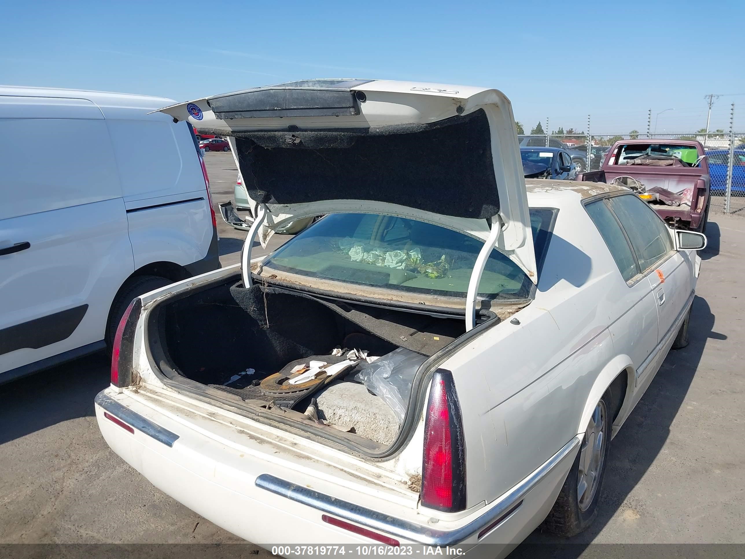 Photo 5 VIN: 1G6EL12Y8YU165680 - CADILLAC ELDORADO 