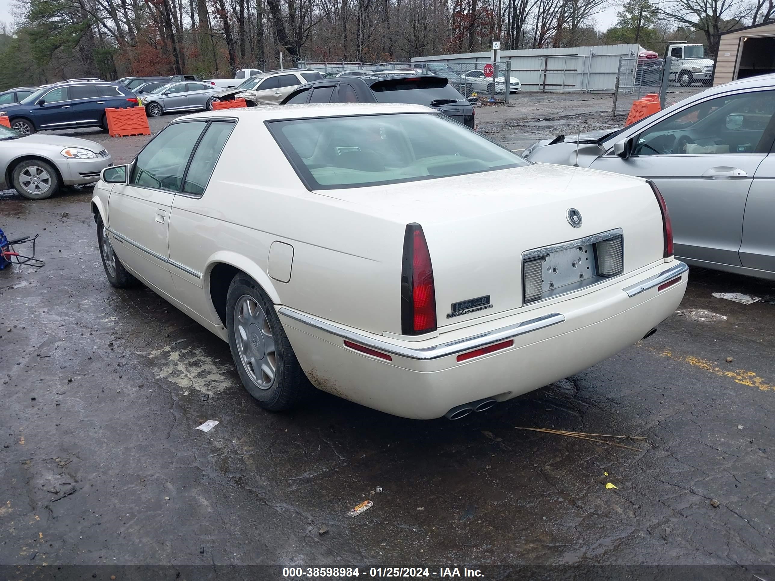 Photo 2 VIN: 1G6EL12Y9XU601080 - CADILLAC ELDORADO 