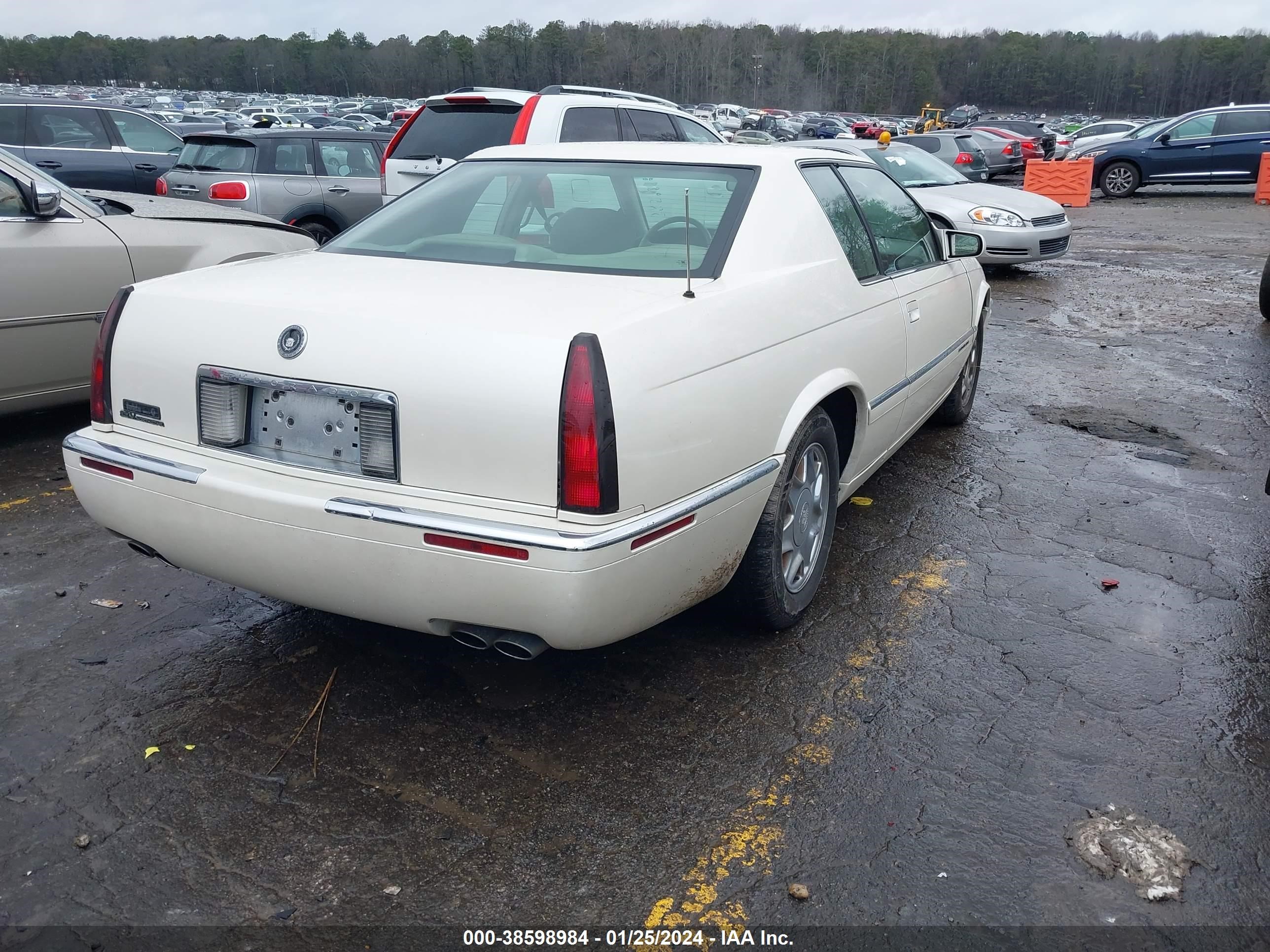 Photo 3 VIN: 1G6EL12Y9XU601080 - CADILLAC ELDORADO 