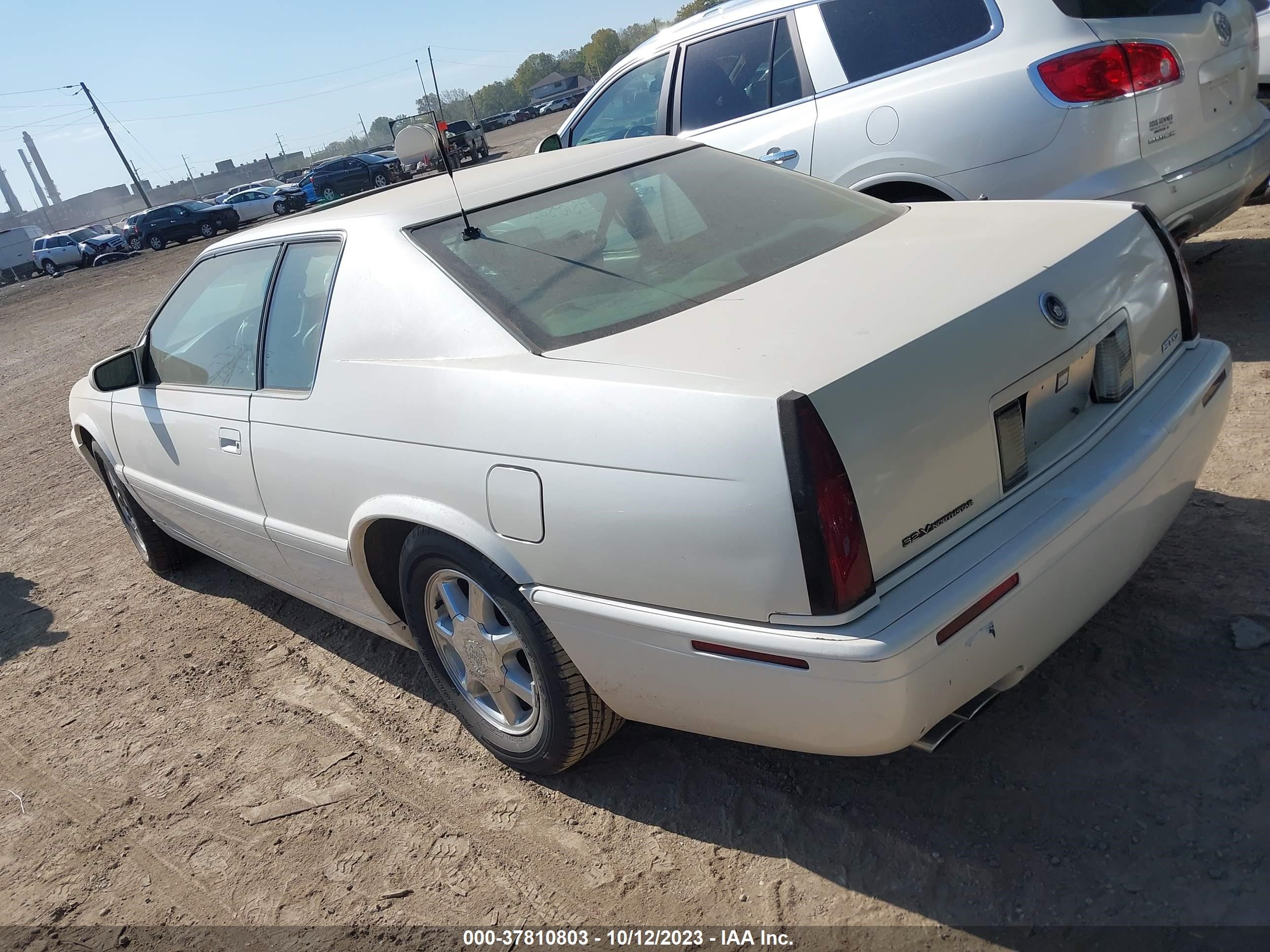 Photo 2 VIN: 1G6ET12901B106617 - CADILLAC ELDORADO 