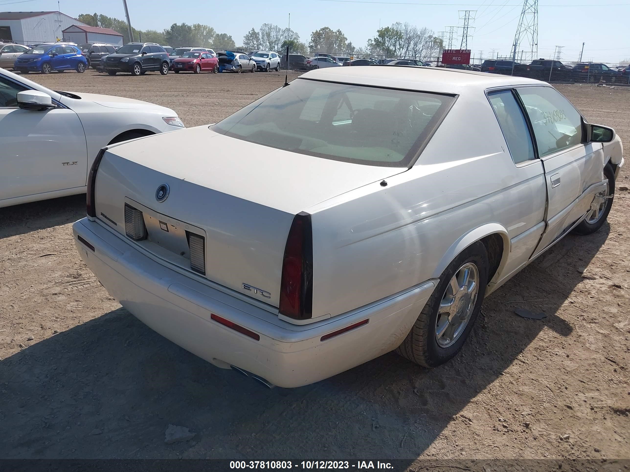 Photo 3 VIN: 1G6ET12901B106617 - CADILLAC ELDORADO 