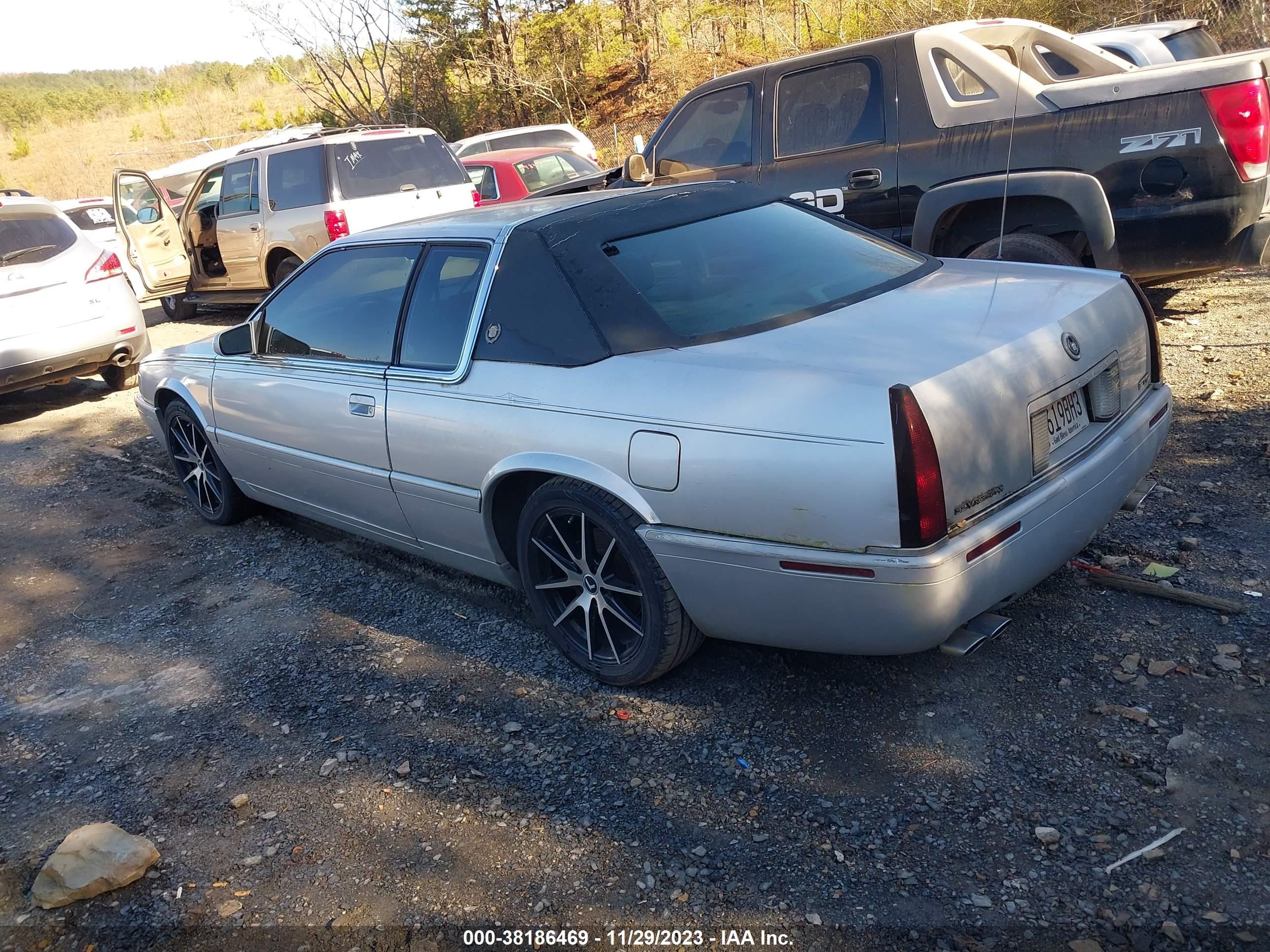 Photo 2 VIN: 1G6ET12911B103807 - CADILLAC ELDORADO 