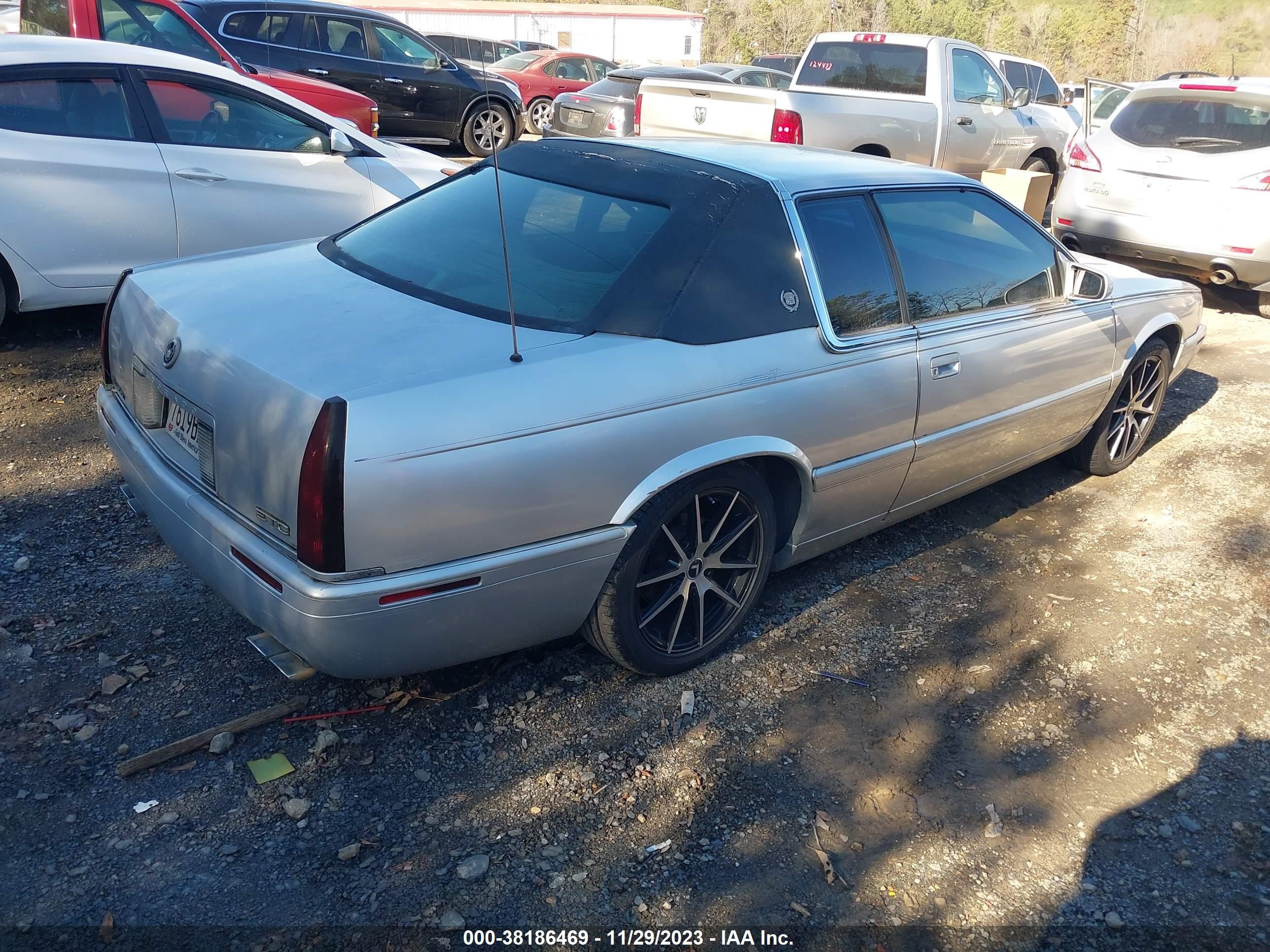 Photo 3 VIN: 1G6ET12911B103807 - CADILLAC ELDORADO 