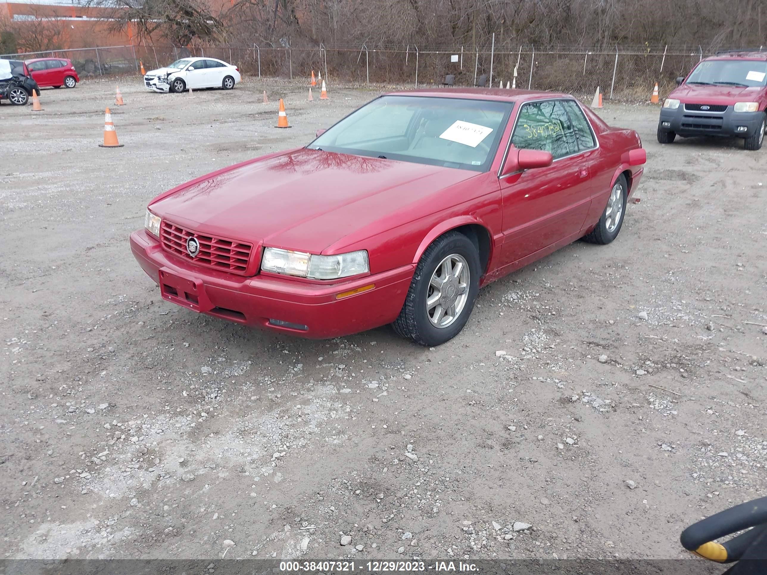 Photo 1 VIN: 1G6ET1293YB704825 - CADILLAC ELDORADO 