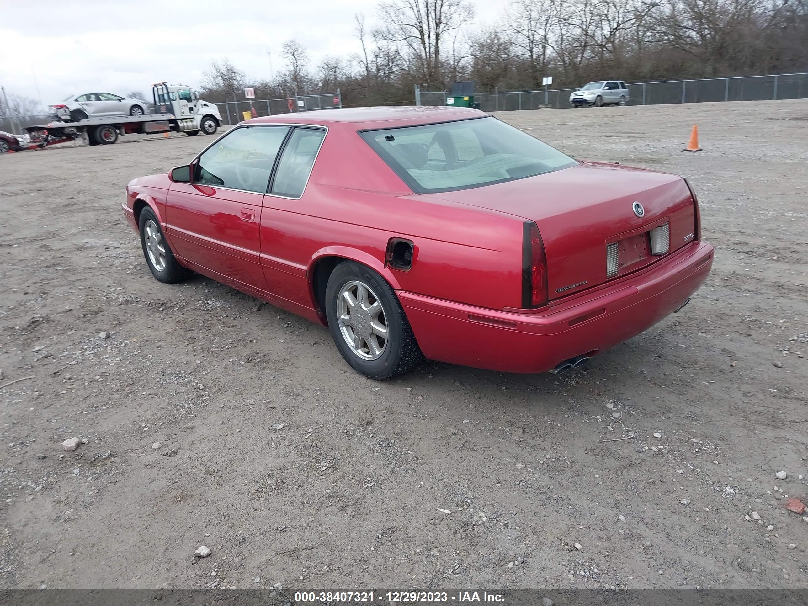 Photo 2 VIN: 1G6ET1293YB704825 - CADILLAC ELDORADO 