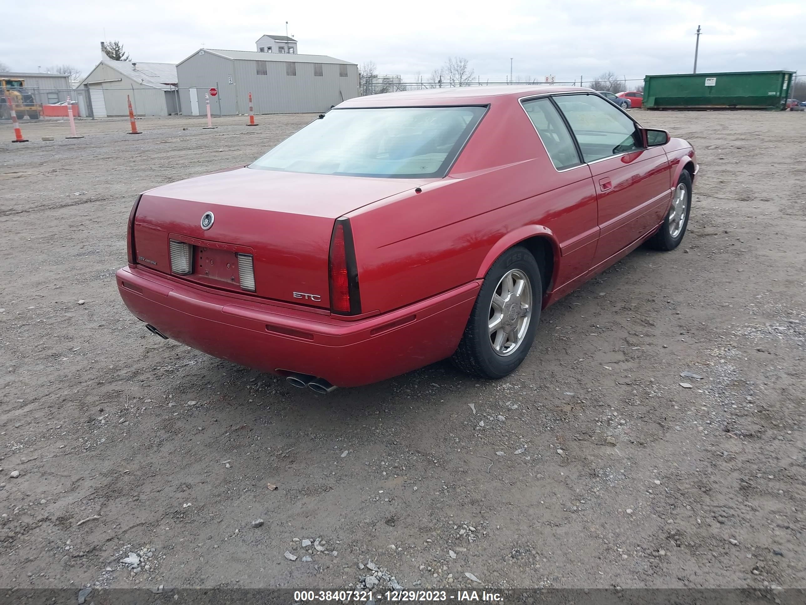 Photo 3 VIN: 1G6ET1293YB704825 - CADILLAC ELDORADO 