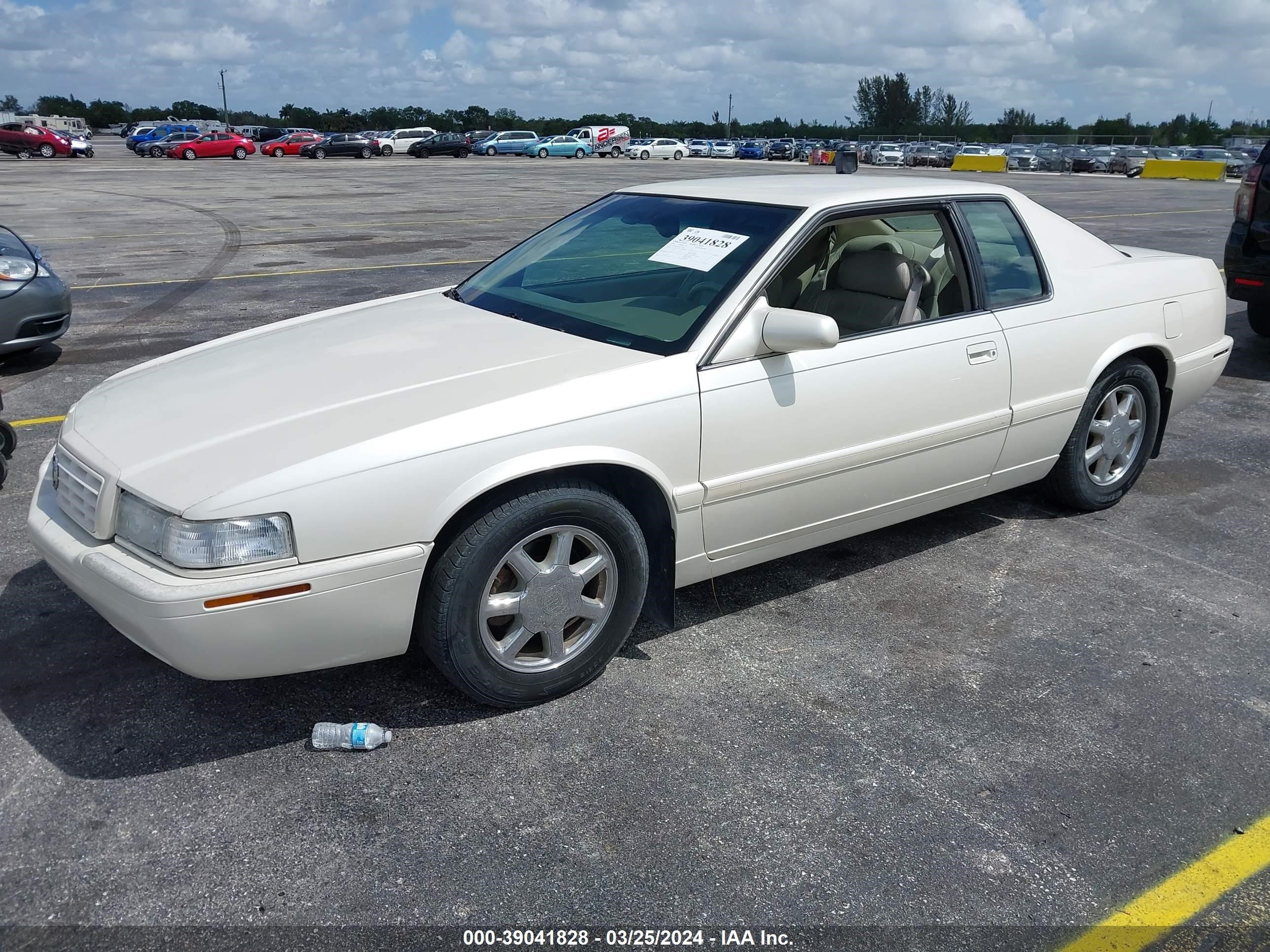 Photo 1 VIN: 1G6ET1296XU613096 - CADILLAC ELDORADO 