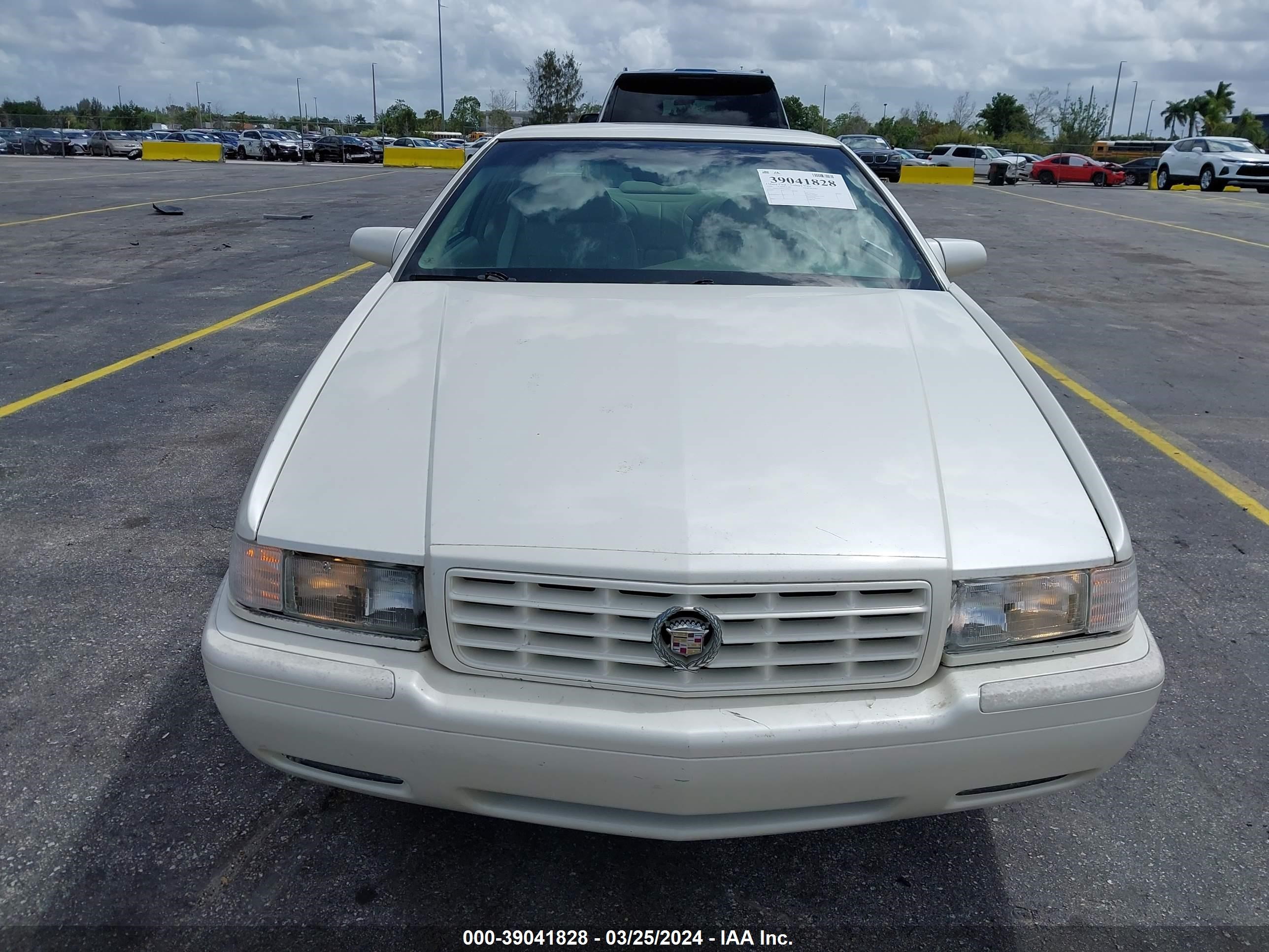 Photo 5 VIN: 1G6ET1296XU613096 - CADILLAC ELDORADO 