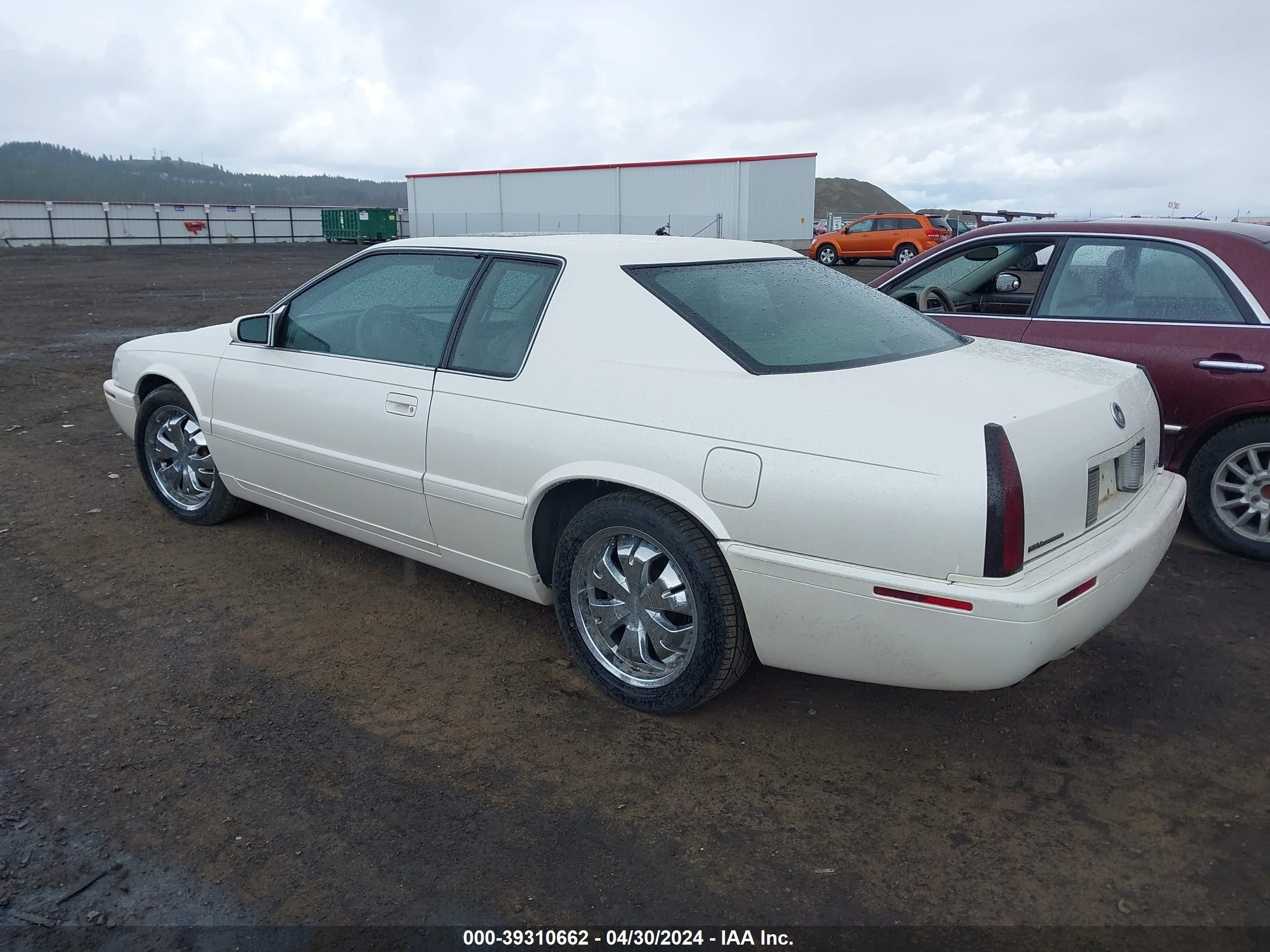 Photo 2 VIN: 1G6ET1297YU155411 - CADILLAC ELDORADO 