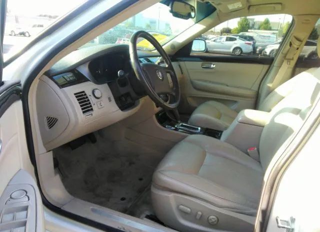 Photo 4 VIN: 1G6KA5E63BU118039 - CADILLAC DTS 