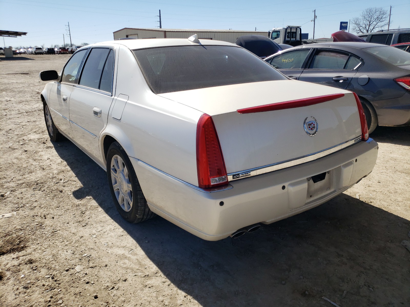 Photo 2 VIN: 1G6KA5E65BU102313 - CADILLAC DTS 