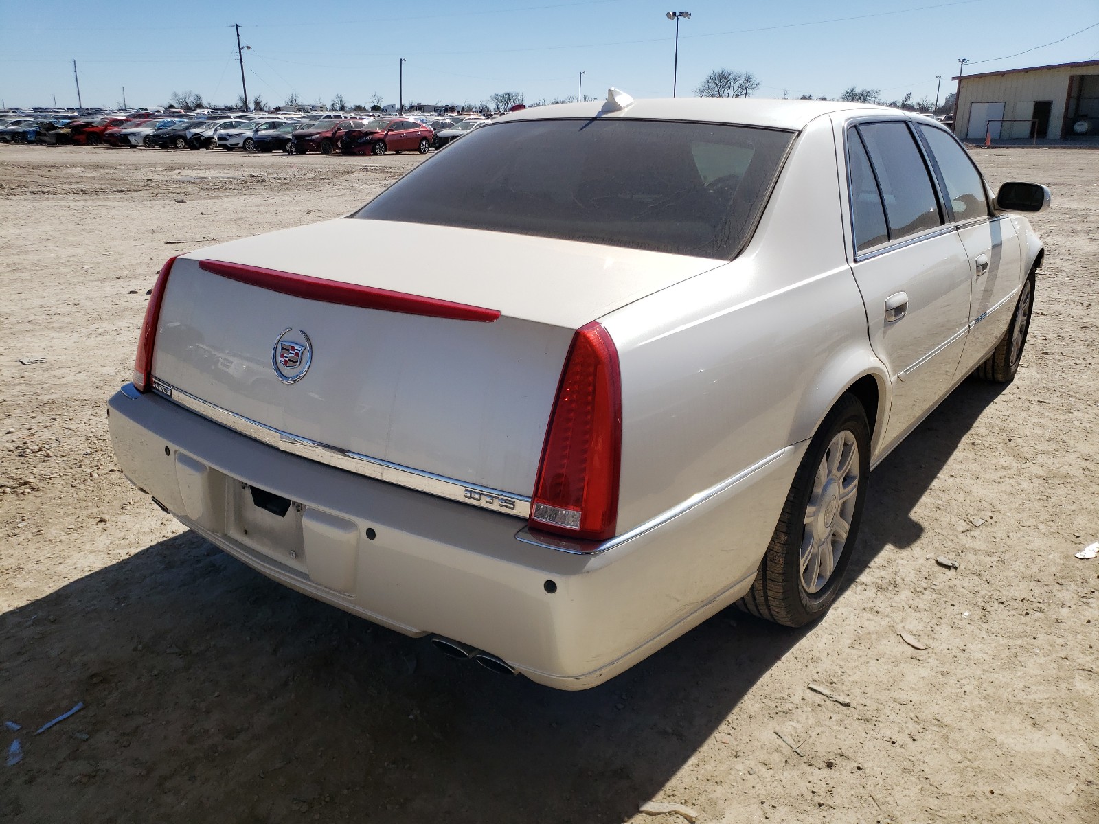 Photo 3 VIN: 1G6KA5E65BU102313 - CADILLAC DTS 