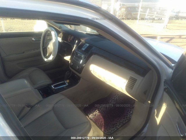 Photo 4 VIN: 1G6KA5EYXAU106924 - CADILLAC DTS 